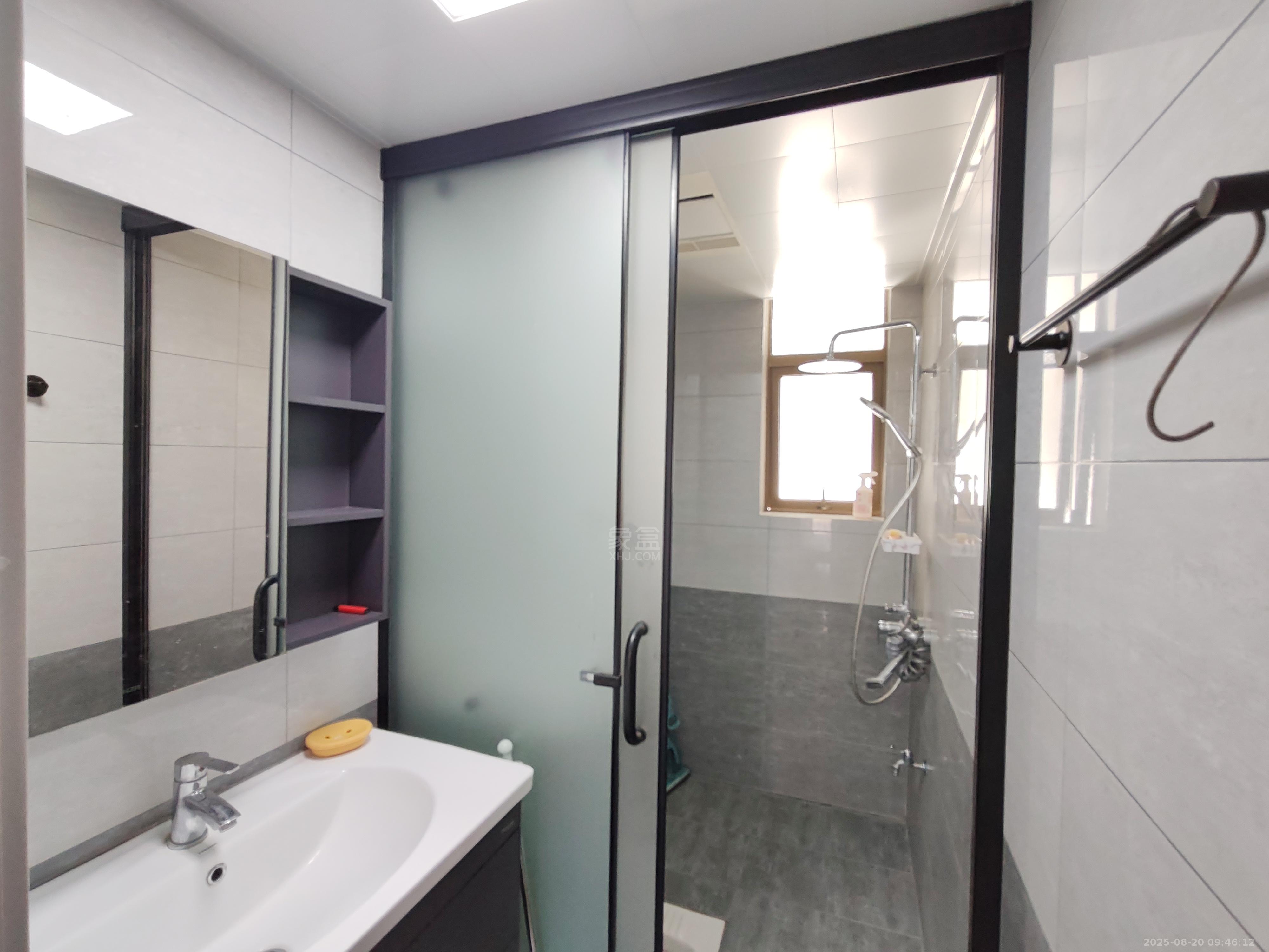 奥园广场 3室2厅2卫 2600.0元/月 奥园广场 3室2厅2卫 2600.0元/月室内图