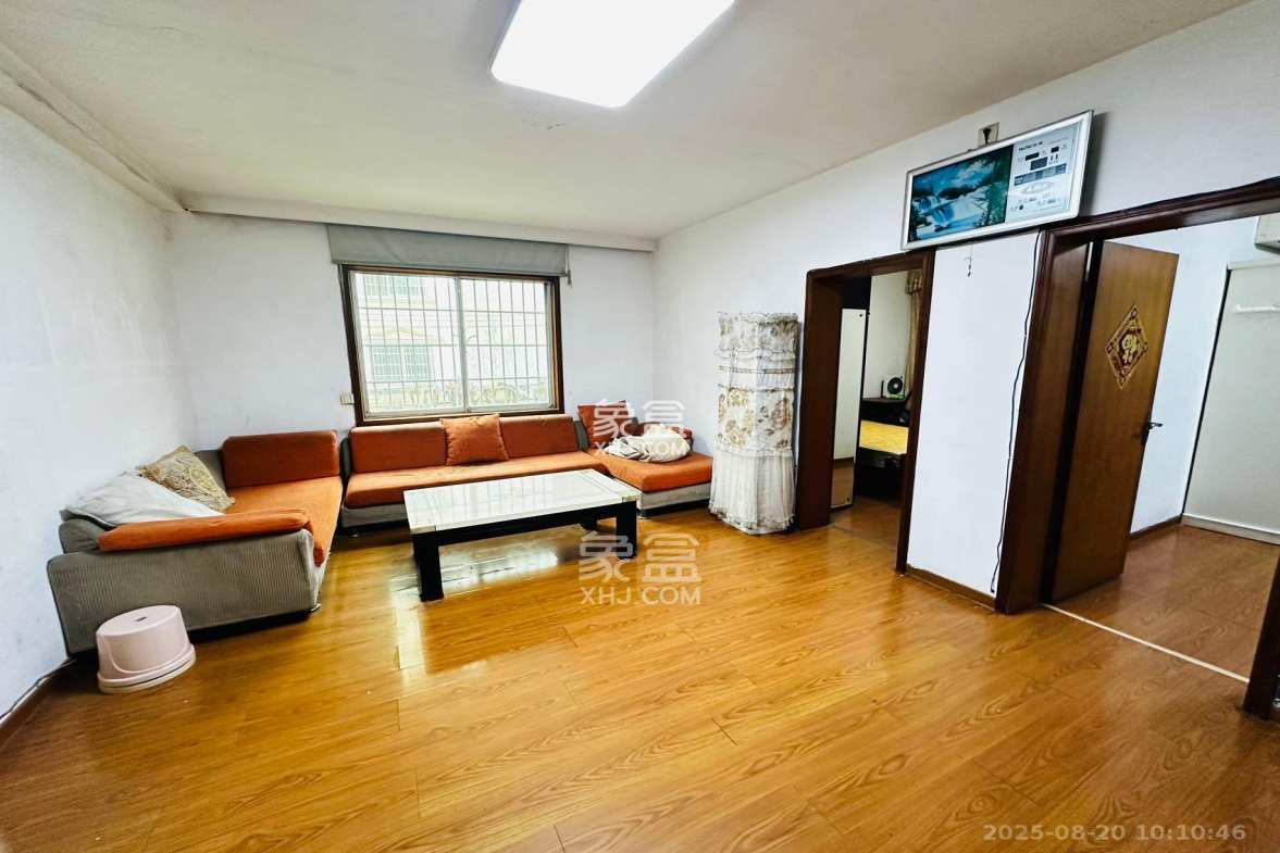 中南汽车世界 3室2厅1卫 1500.0元/月 中南汽车世界 3室2厅1卫 1500.0元/月室内图