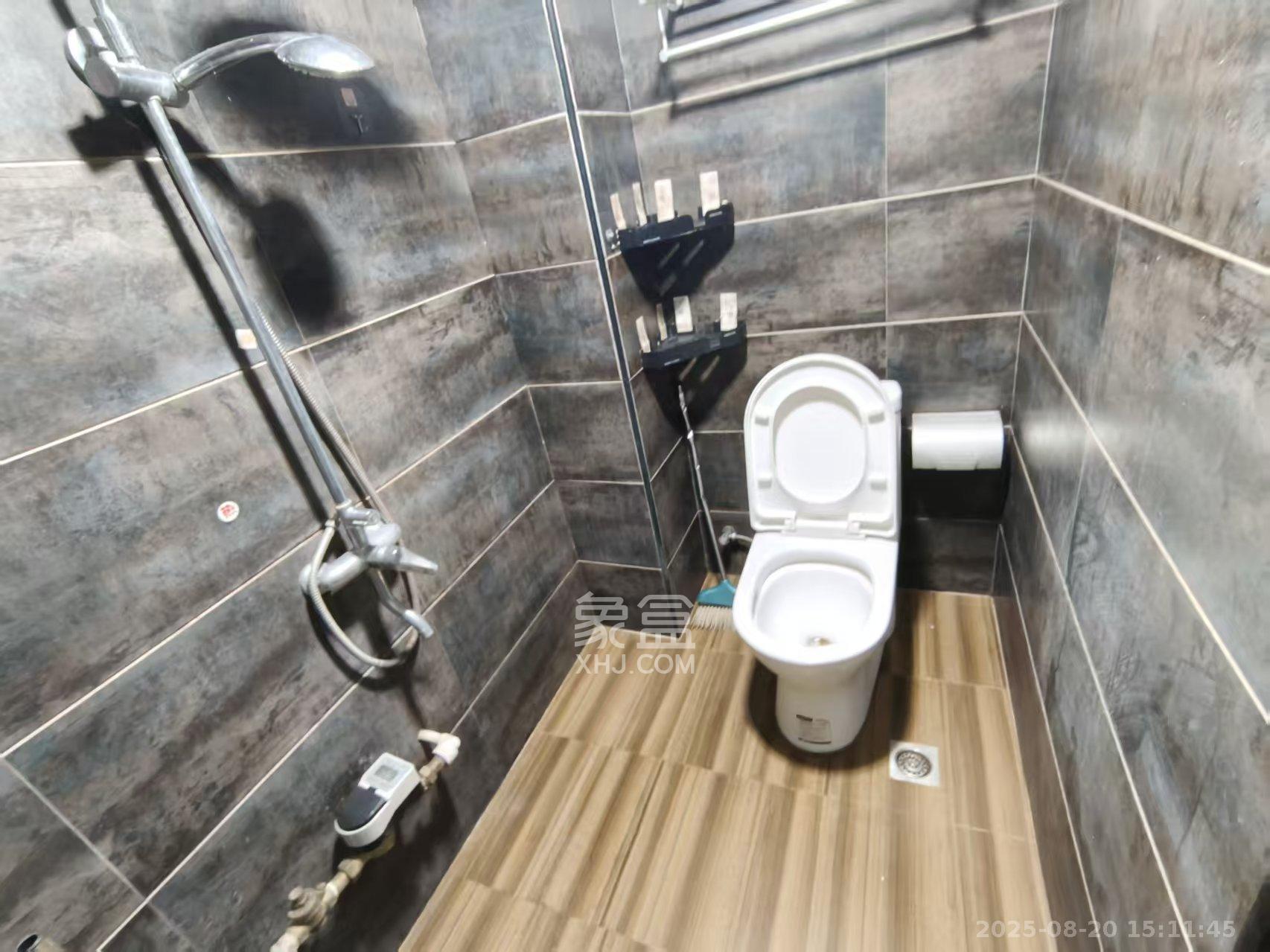 少帅府  1室1厅1卫    2300.0元/月室内图