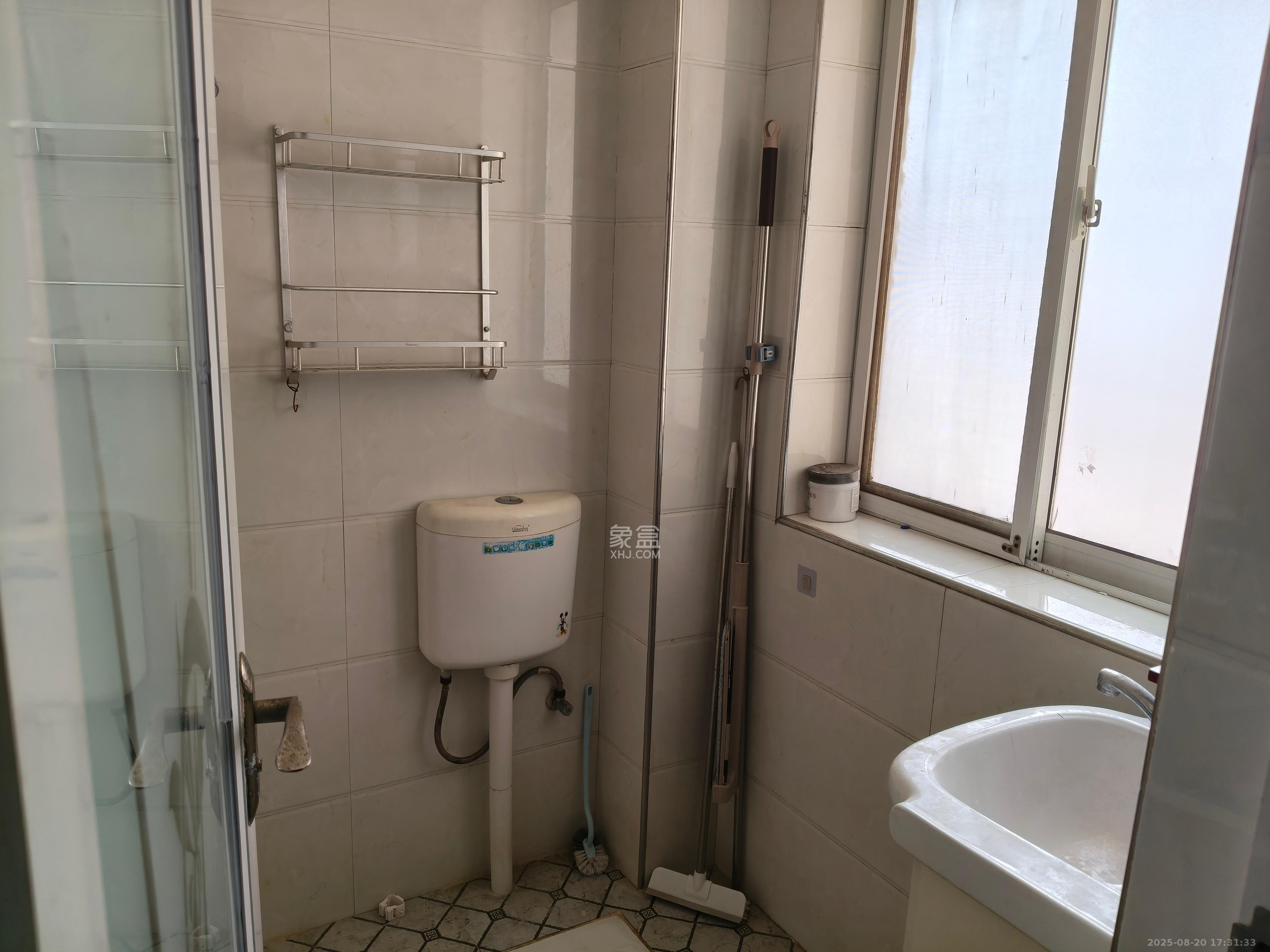 金石蓉园 2室1厅1卫 1500.0元/月 金石蓉园 2室1厅1卫 1500.0元/月室内图