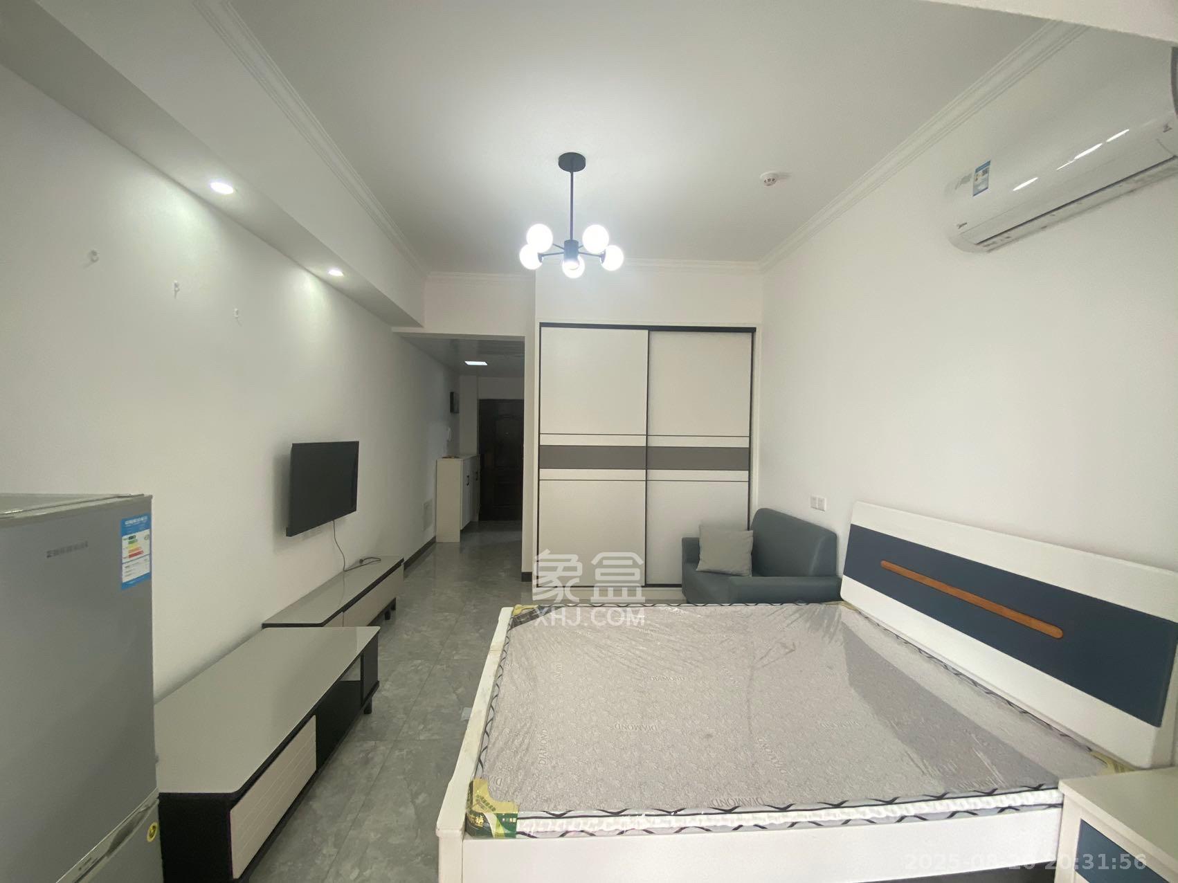 嘉雨兴园  1室1厅1卫    1800.0元/月 嘉雨兴园  1室1厅1卫    1800.0元/月室内图