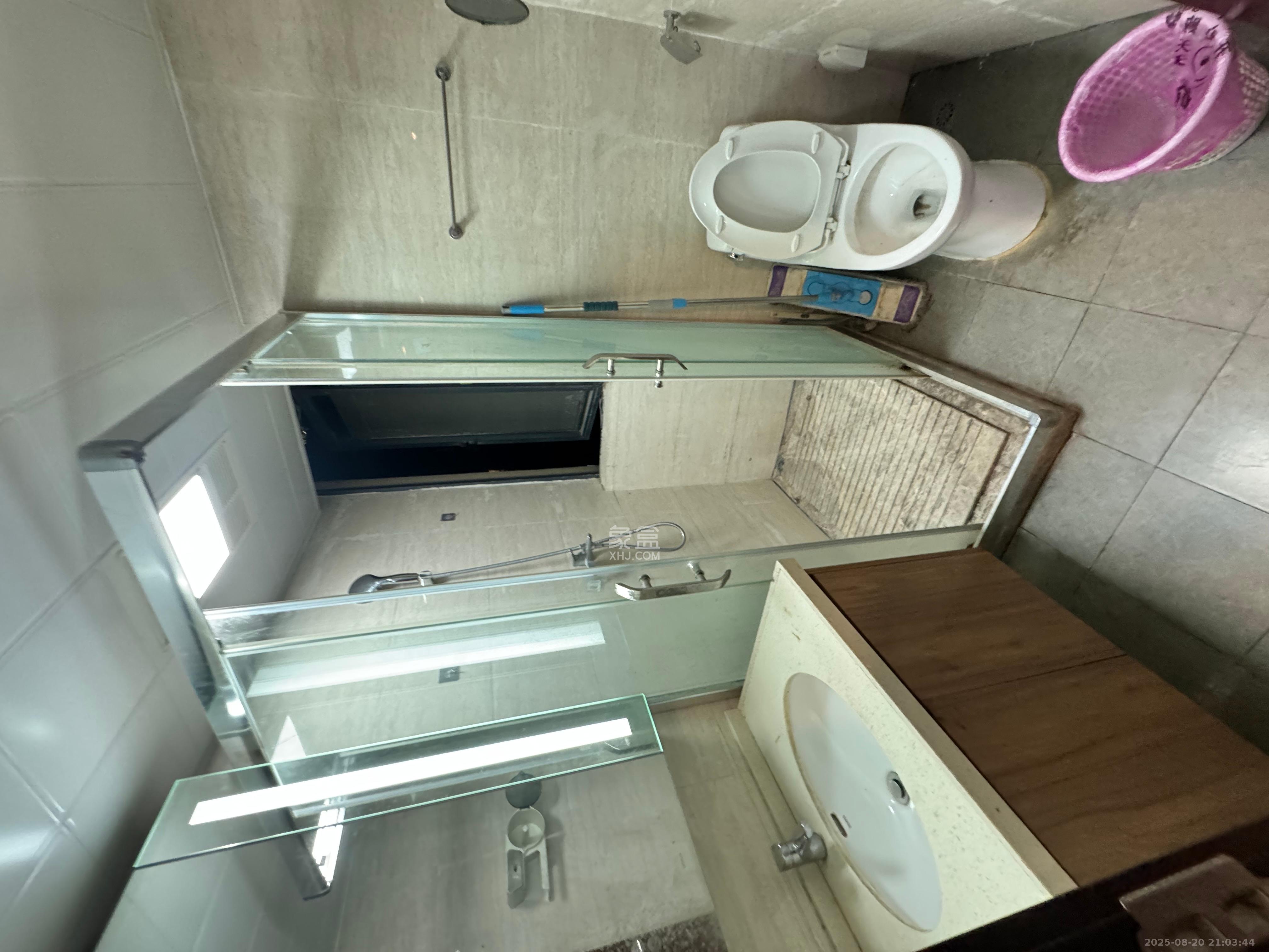荣泰广场  3室2厅2卫   2800.00元/月室内图