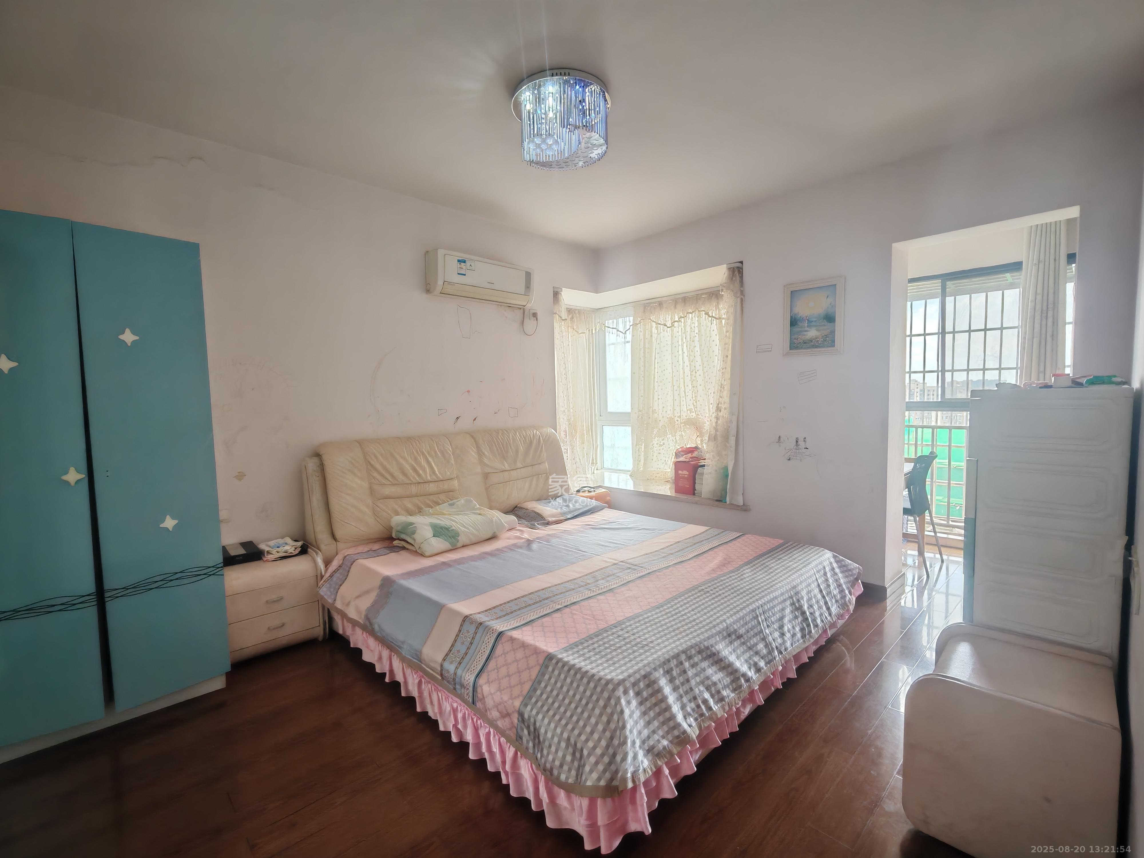 清政园(青政家园) 3室2厅2卫 2300.0元/月 清政园(青政家园) 3室2厅2卫 2300.0元/月室内图