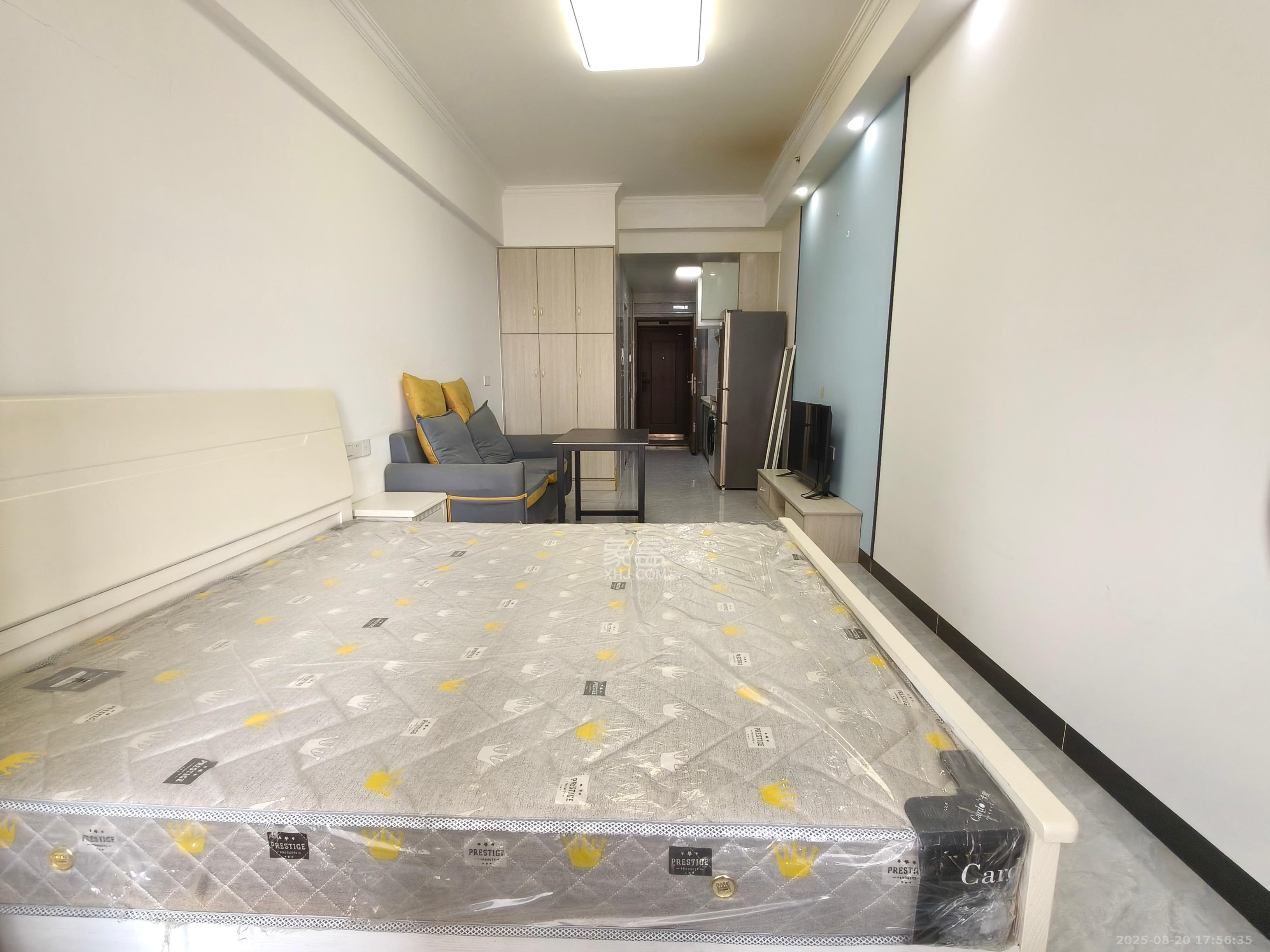 保利香槟国际 1室1厅1卫 1300.0元/月 保利香槟国际 1室1厅1卫 1300.0元/月室内图