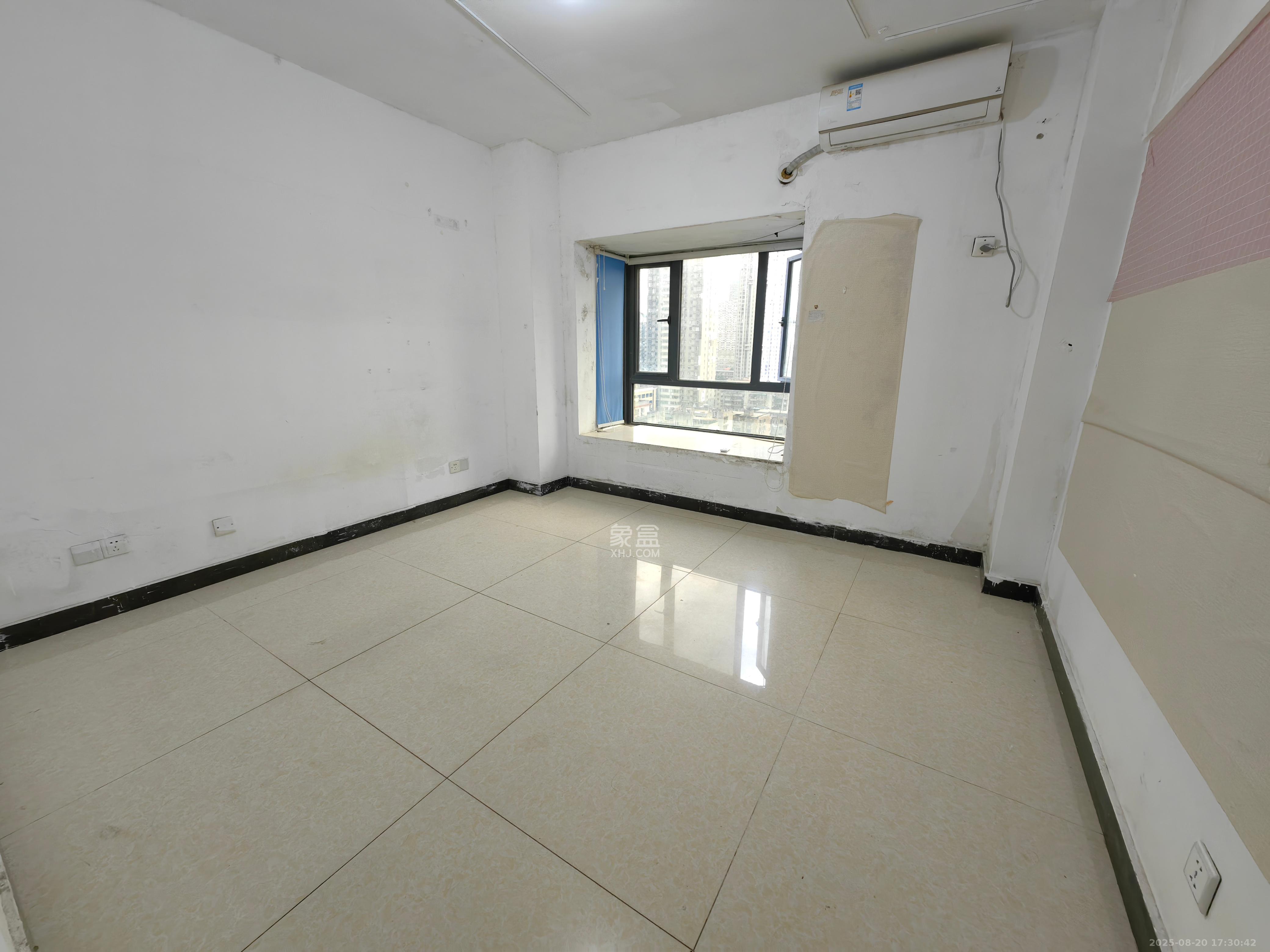 馨域公寓 3室2厅2卫 3000.0元/月 馨域公寓 3室2厅2卫 3000.0元/月室内图