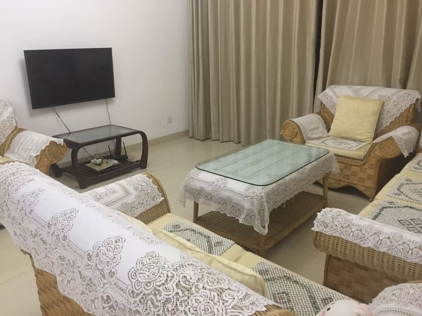 和风江岸  3室2厅2卫   3500.00元/月