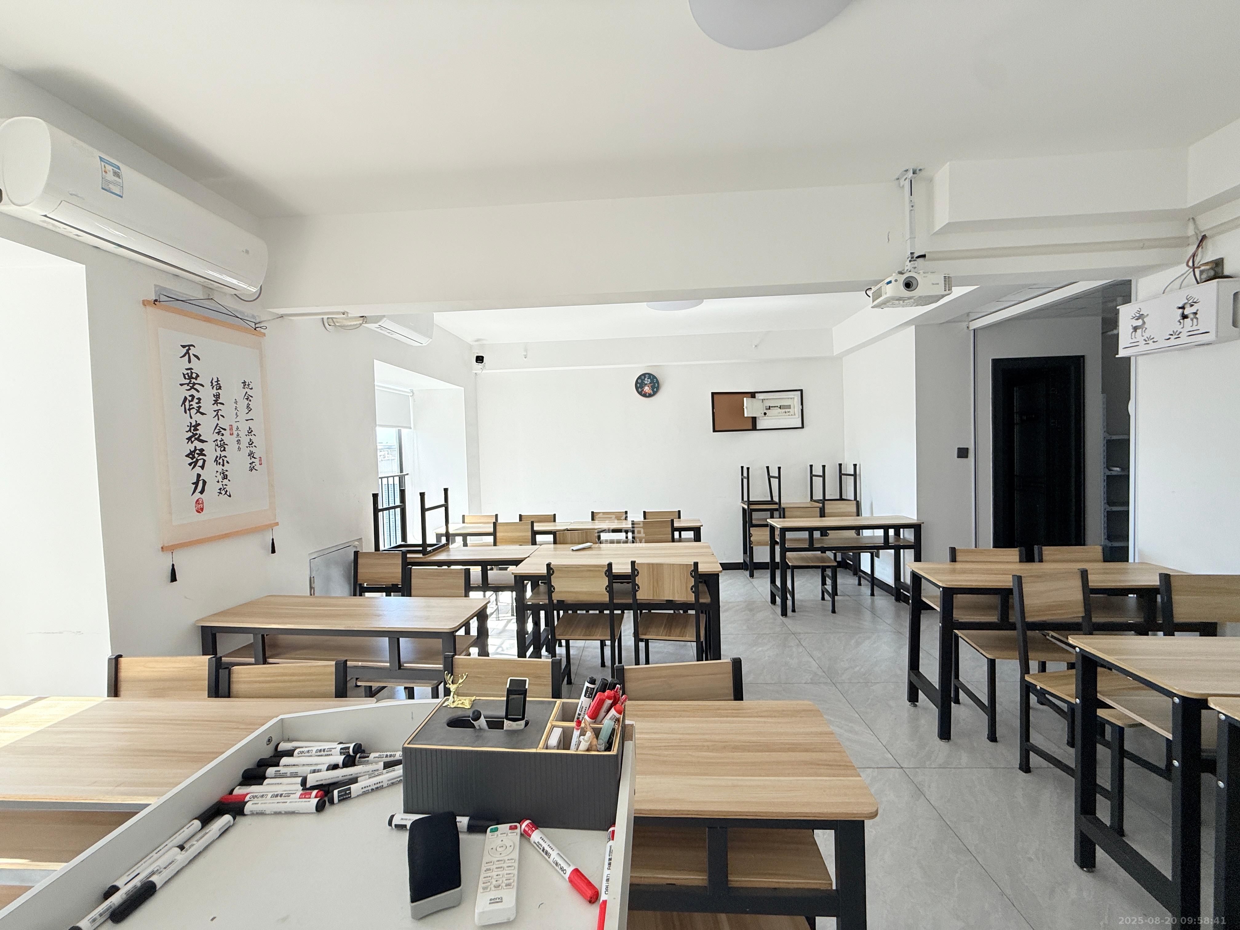 碧桂园城市之光 1室1厅1卫 1800.0元/月 碧桂园城市之光 1室1厅1卫 1800.0元/月室内图