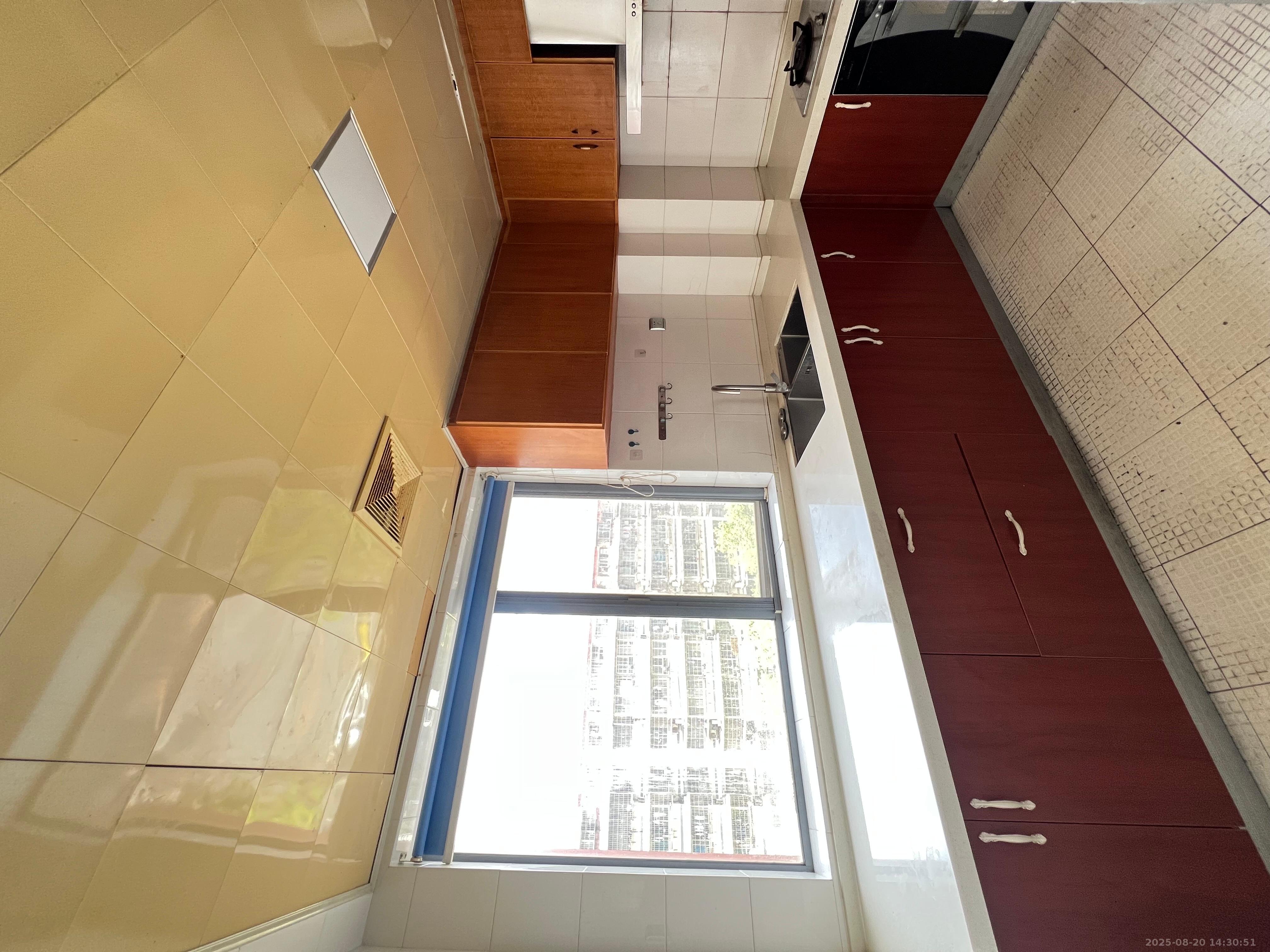 银港水晶城  4室2厅2卫    2800.0元/月 银港水晶城  4室2厅2卫    2800.0元/月室内图