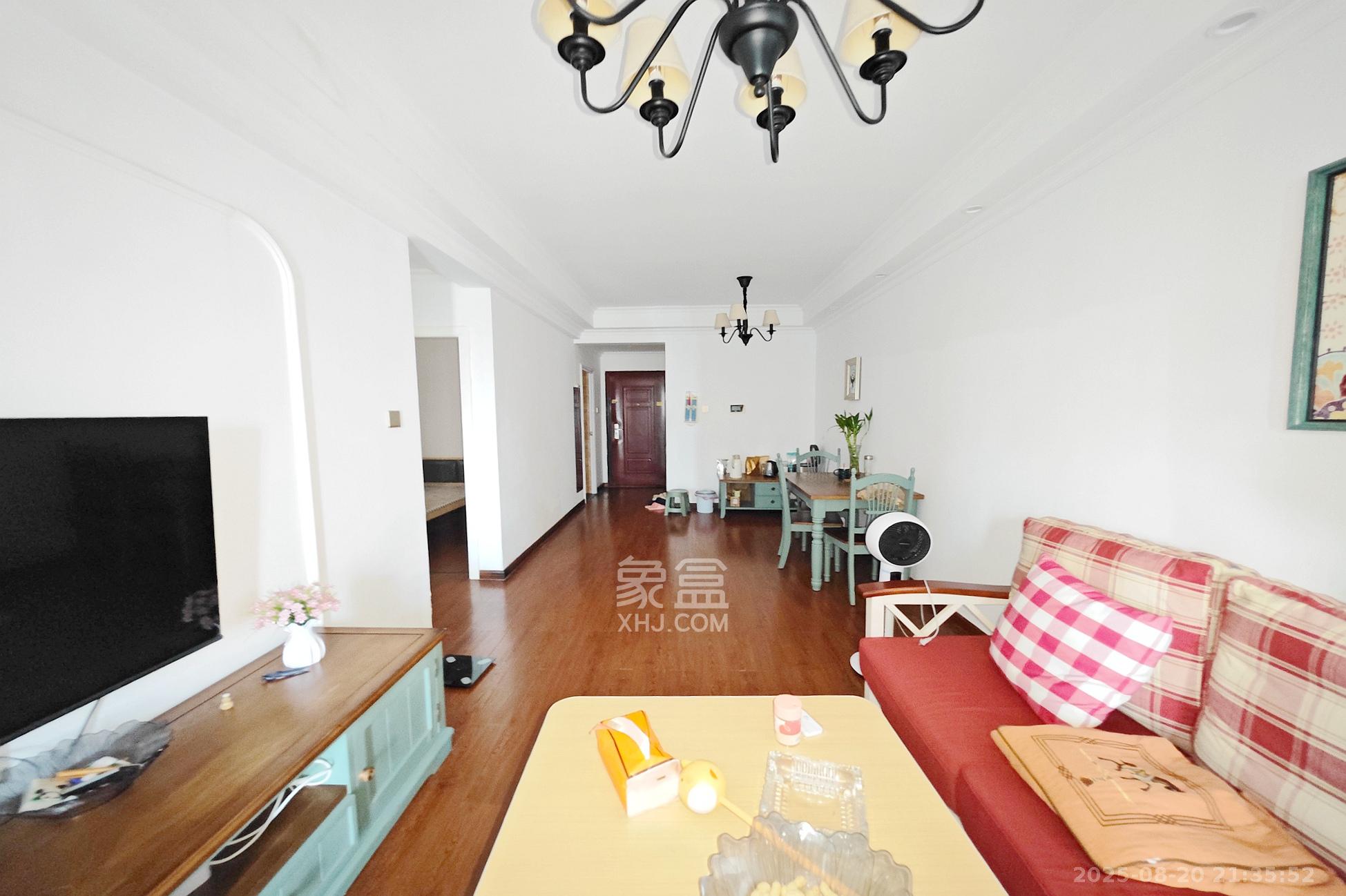 三力公寓(三力国际) 2室2厅1卫 59.8万 三力公寓(三力国际) 2室2厅1卫 59.8万客厅