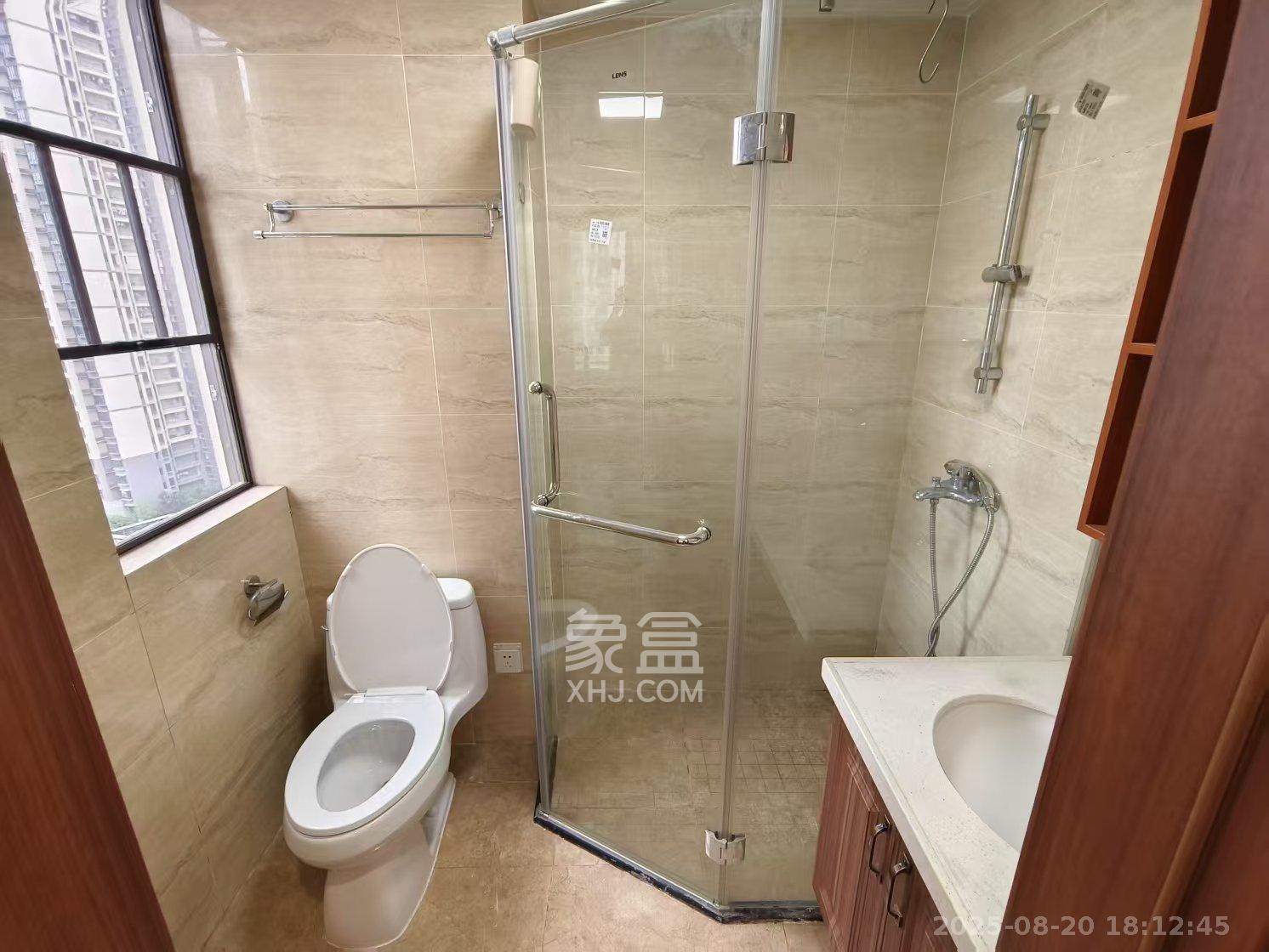 万润滨江天著 4室2厅2卫 2800.0元/月 万润滨江天著 4室2厅2卫 2800.0元/月室内图