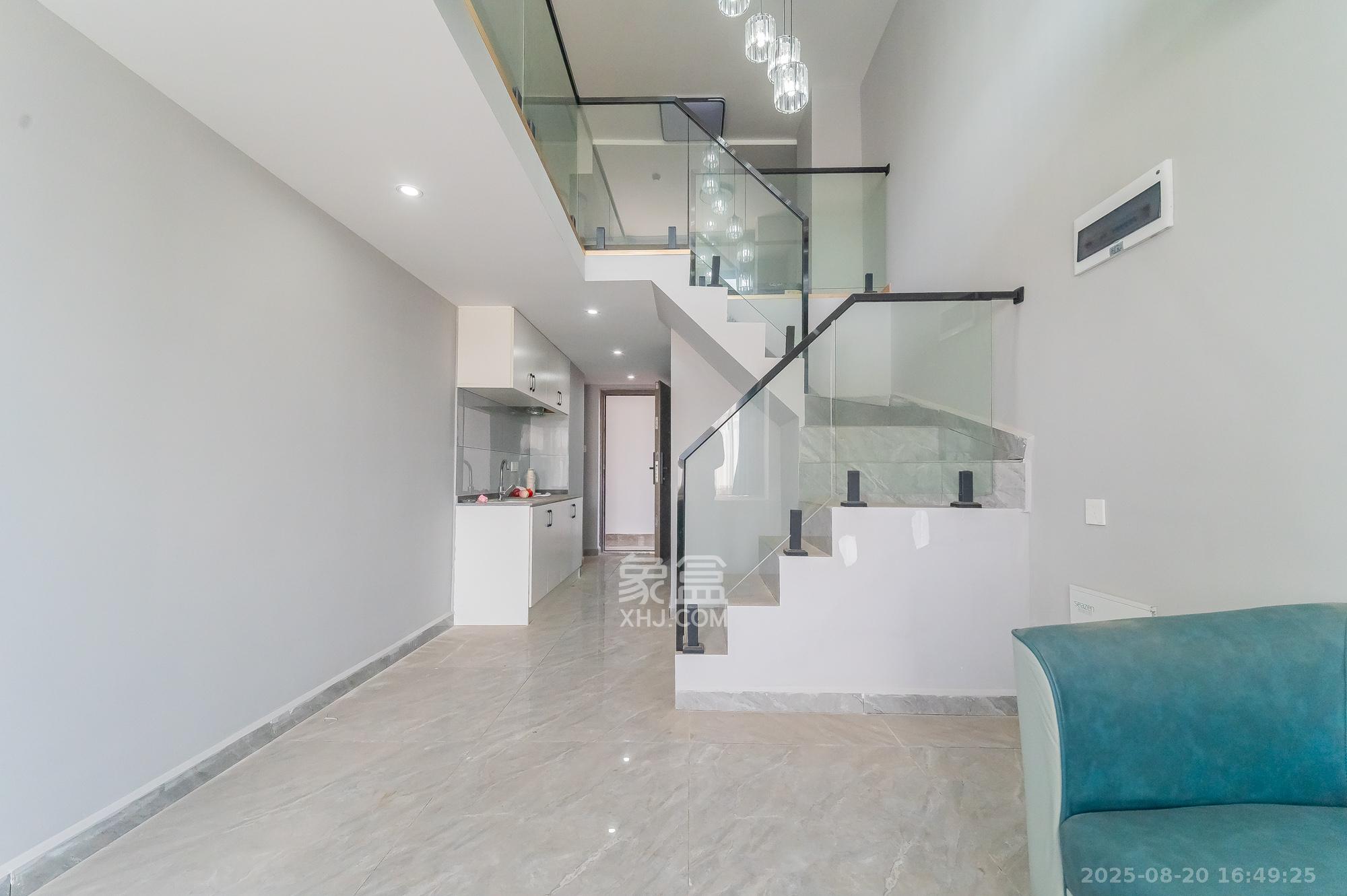 新城悦隽公园 2室2厅1卫 28.8万 新城悦隽公园 2室2厅1卫 28.8万客厅