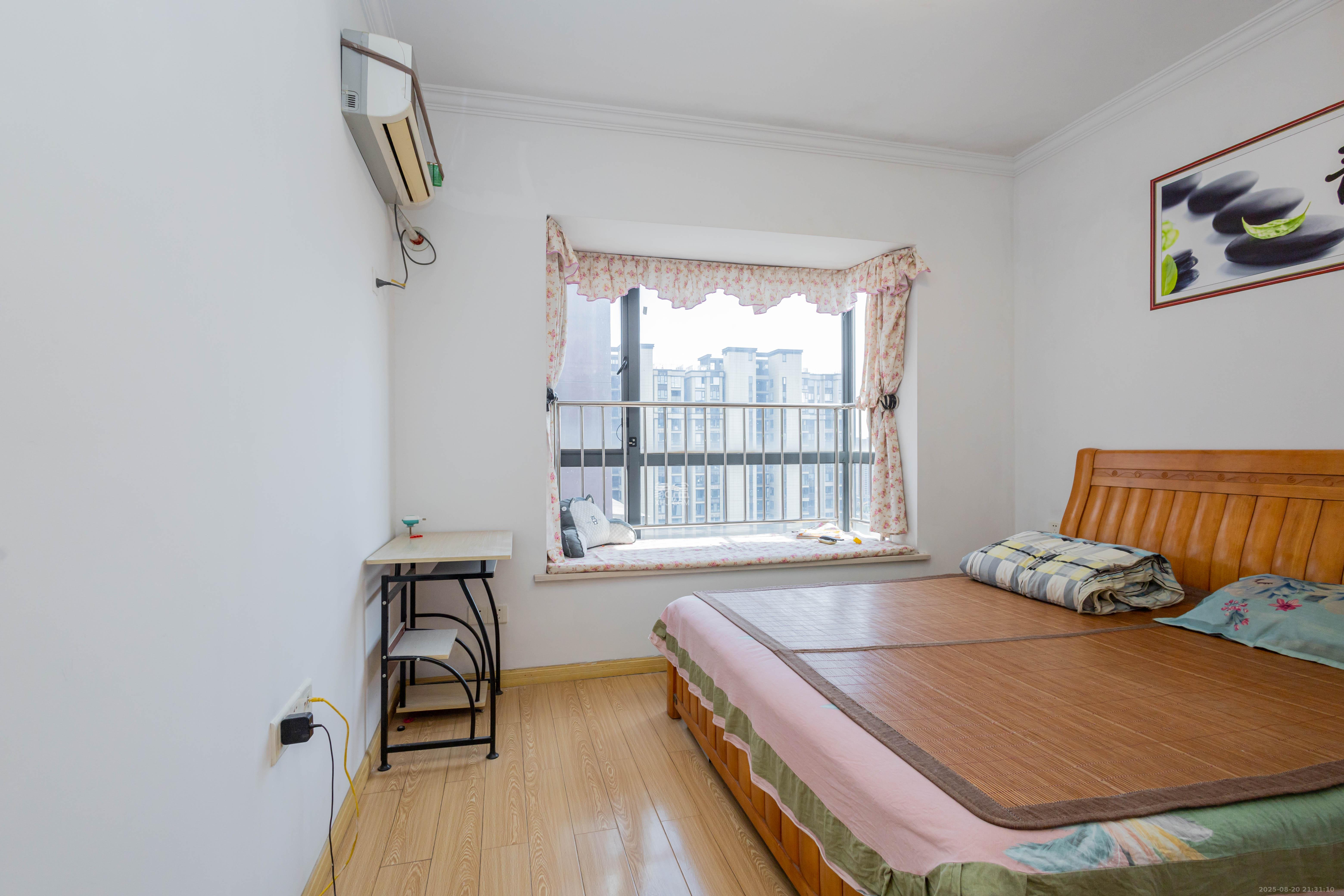 I尚国际(元泰大厦) 2室2厅1卫 67.0万 I尚国际(元泰大厦) 2室2厅1卫 67.0万卧室