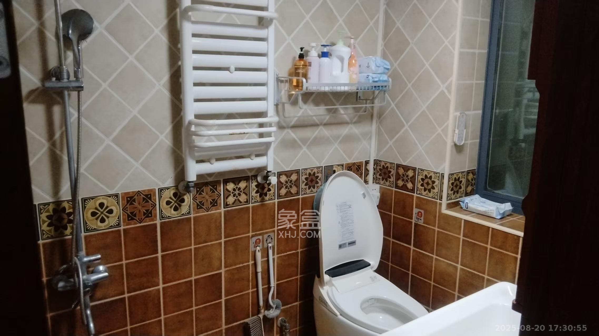 奥林匹克花园  3室2厅2卫    3200.0元/月 奥林匹克花园  3室2厅2卫    3200.0元/月室内图