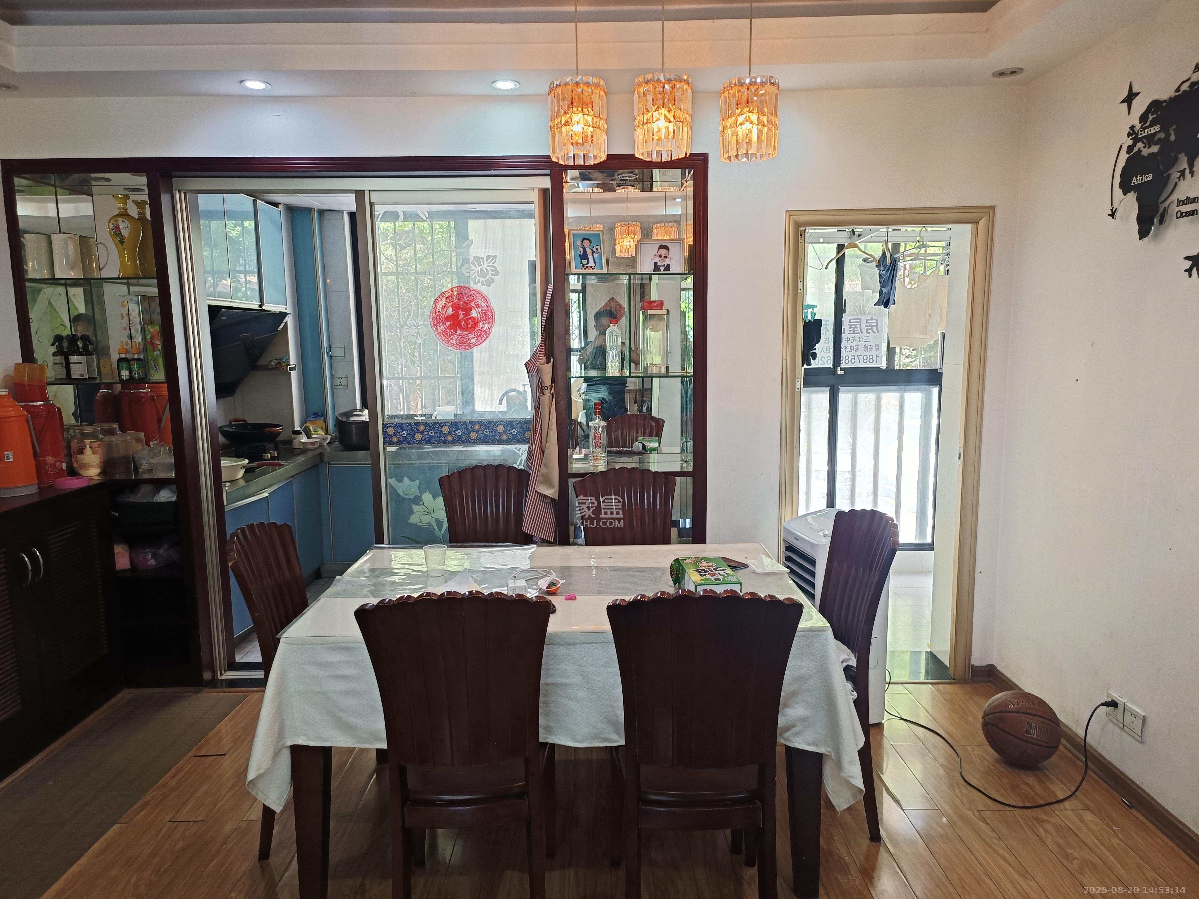 三江花中城  3室2厅1卫    3000.0元/月室内图