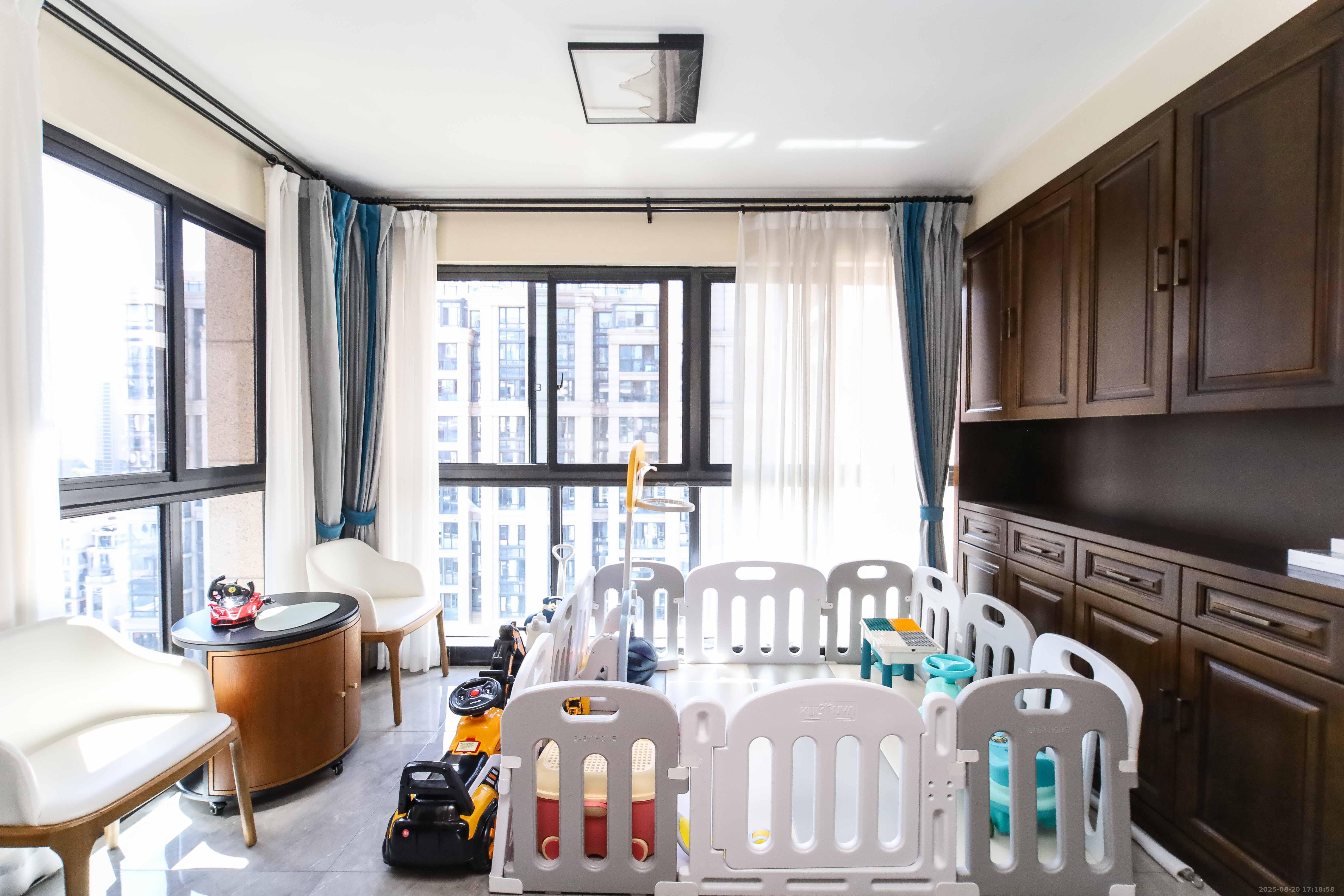 明昇壹城(明昇时代广场)一期 4室2厅2卫 268.0万 明昇壹城(明昇时代广场)一期 4室2厅2卫 268.0万阳台