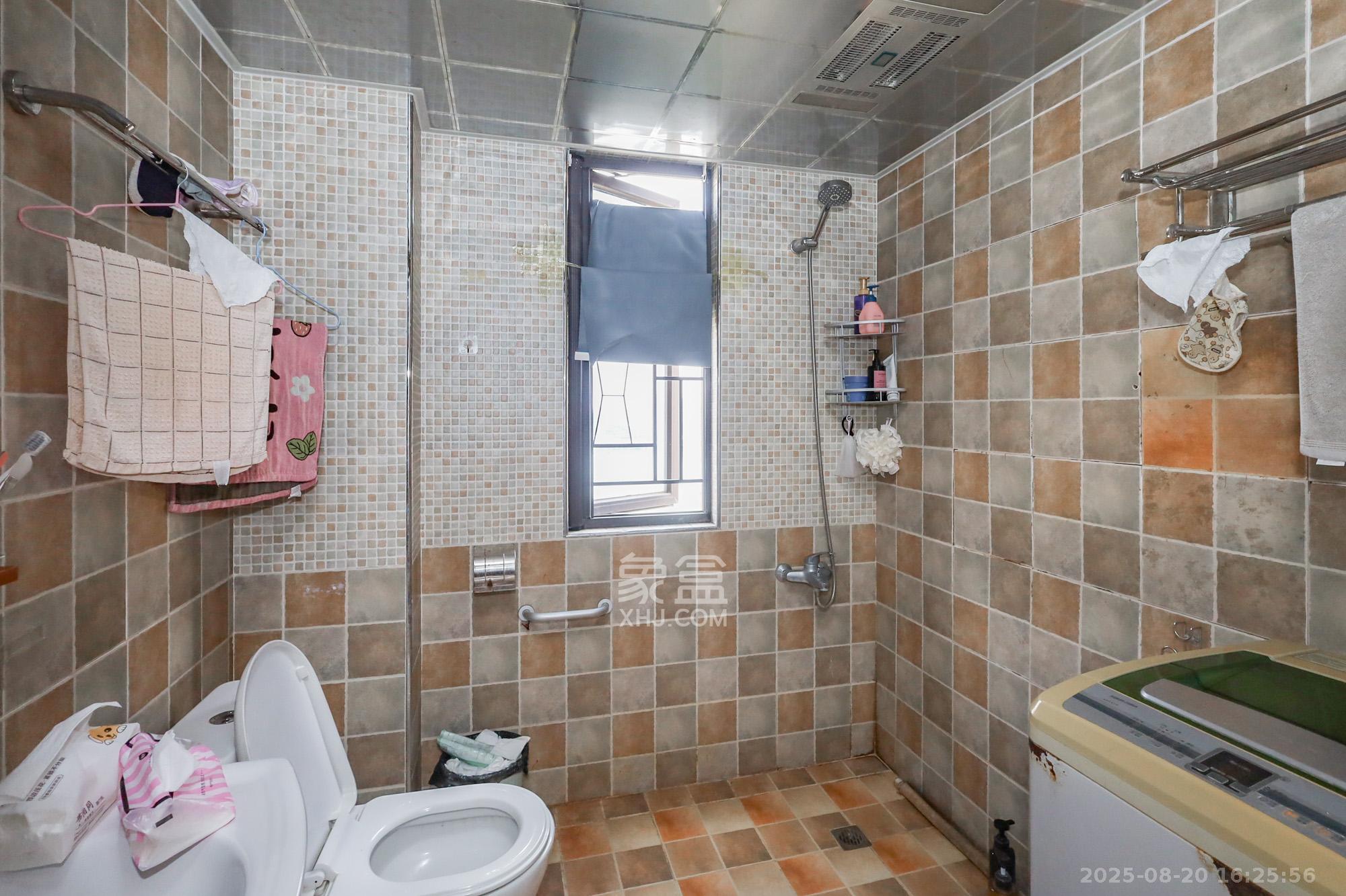 南山雍江汇(滨江国际新城) 3室2厅1卫 130.0万 南山雍江汇(滨江国际新城) 3室2厅1卫 130.0万卫生间