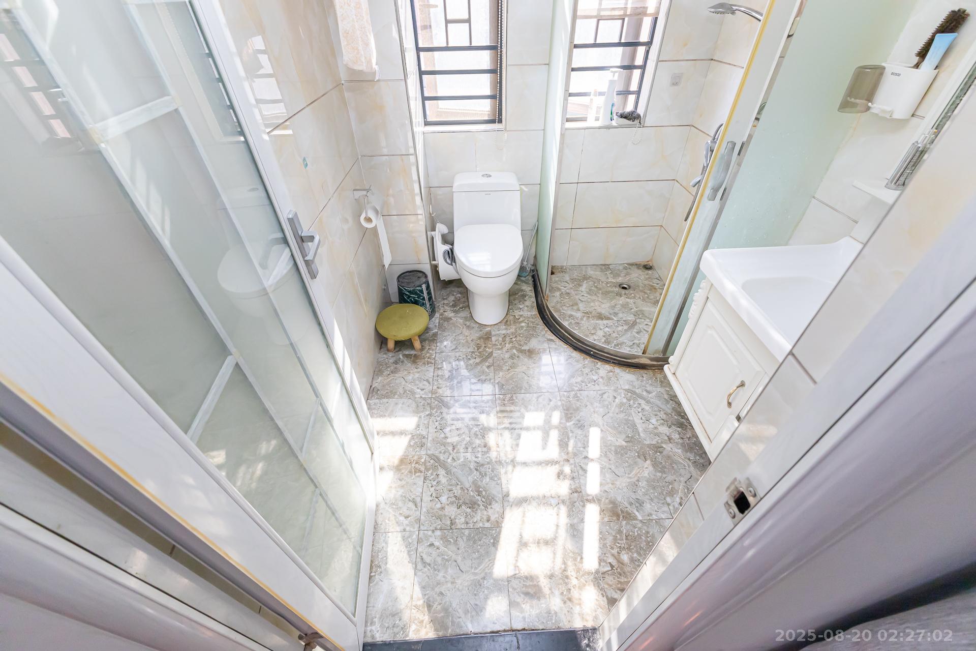 珠江东方明珠(新地东方明珠)三期  4室2厅2卫    82.0万 珠江东方明珠(新地东方明珠)三期  4室2厅2卫    82.0万卫生间