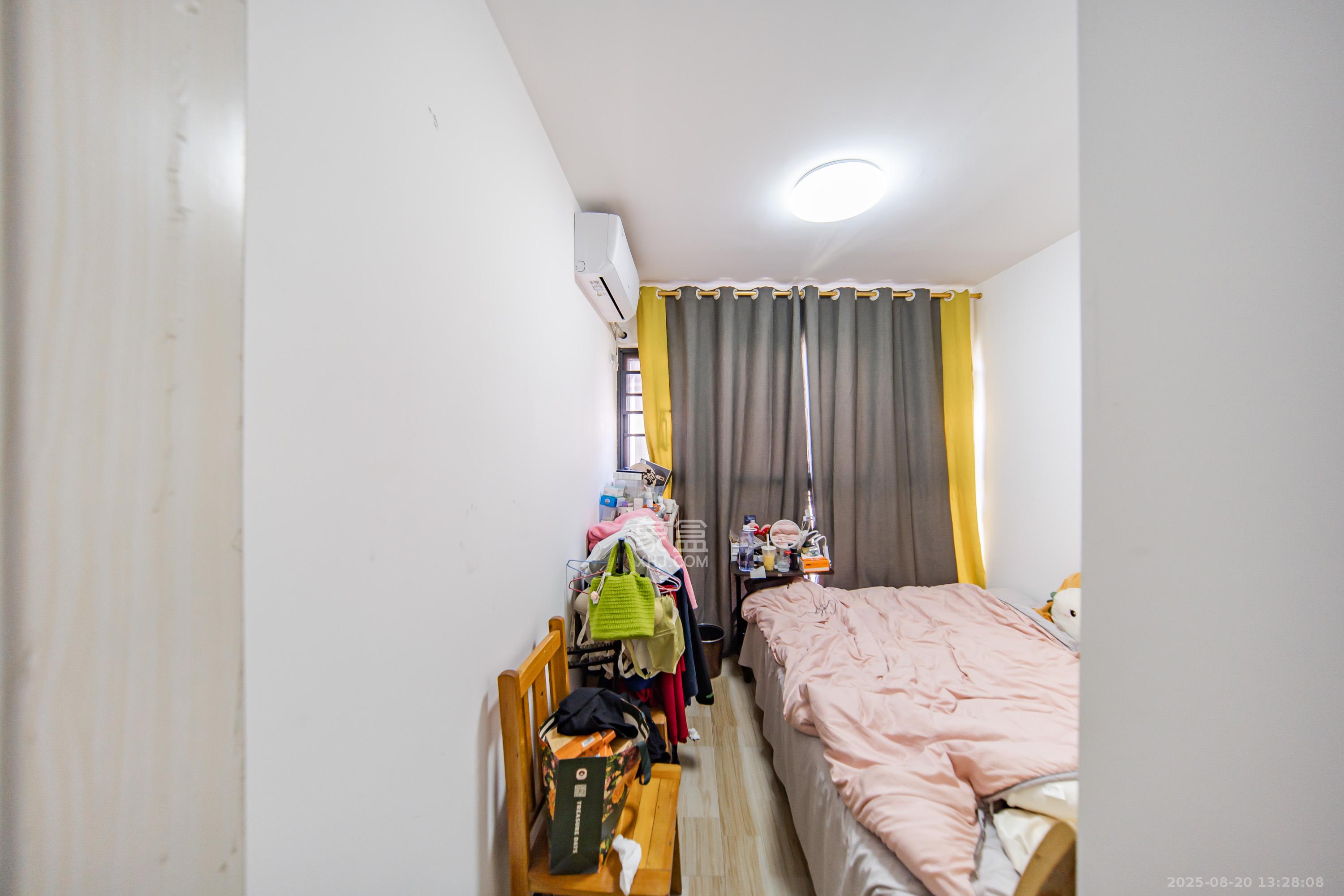 湘熙水郡（观澜海赋家园）  4室2厅2卫    150.0万卧室