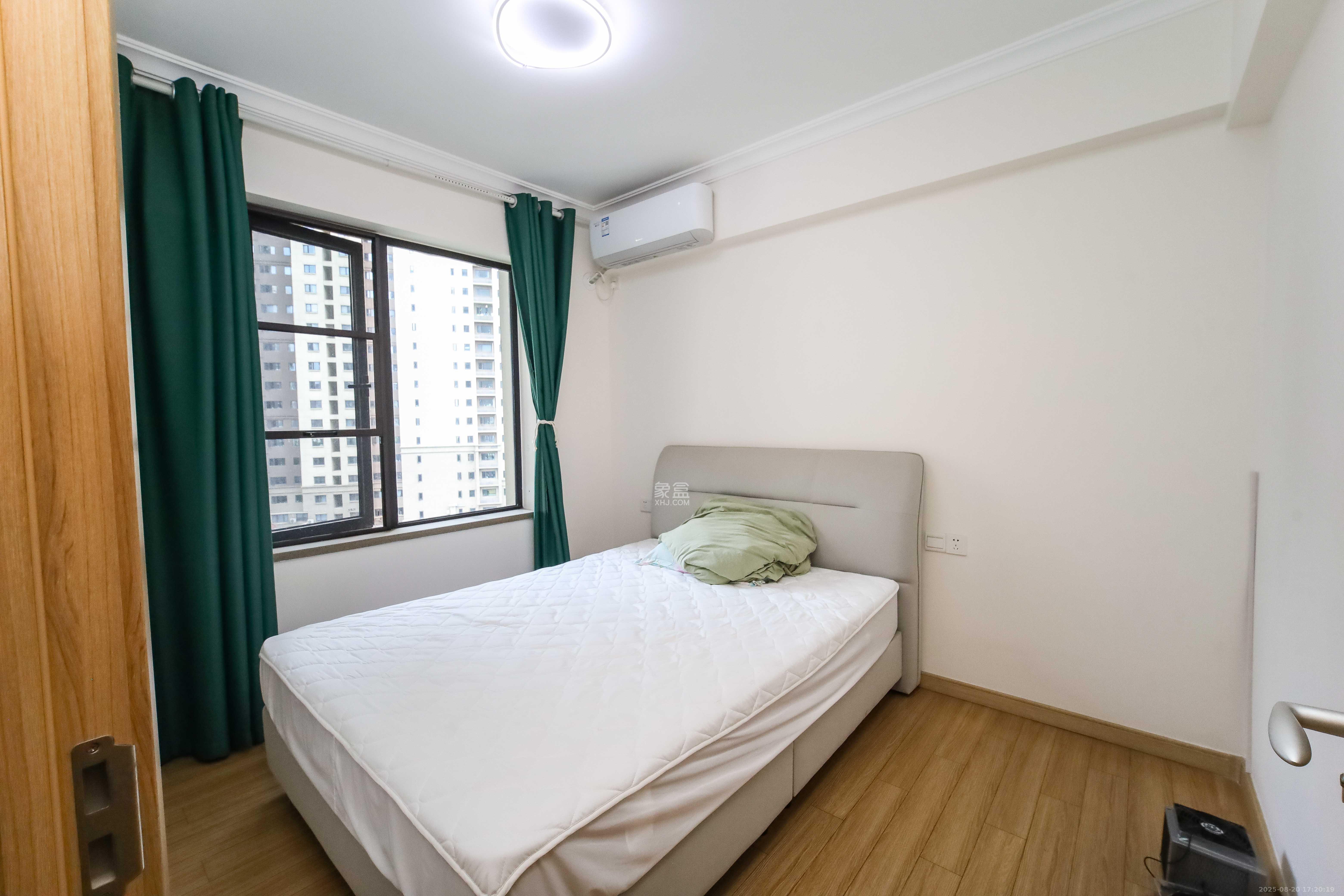 万科金域蓝湾 3室2厅2卫 128.0万 万科金域蓝湾 3室2厅2卫 128.0万卧室