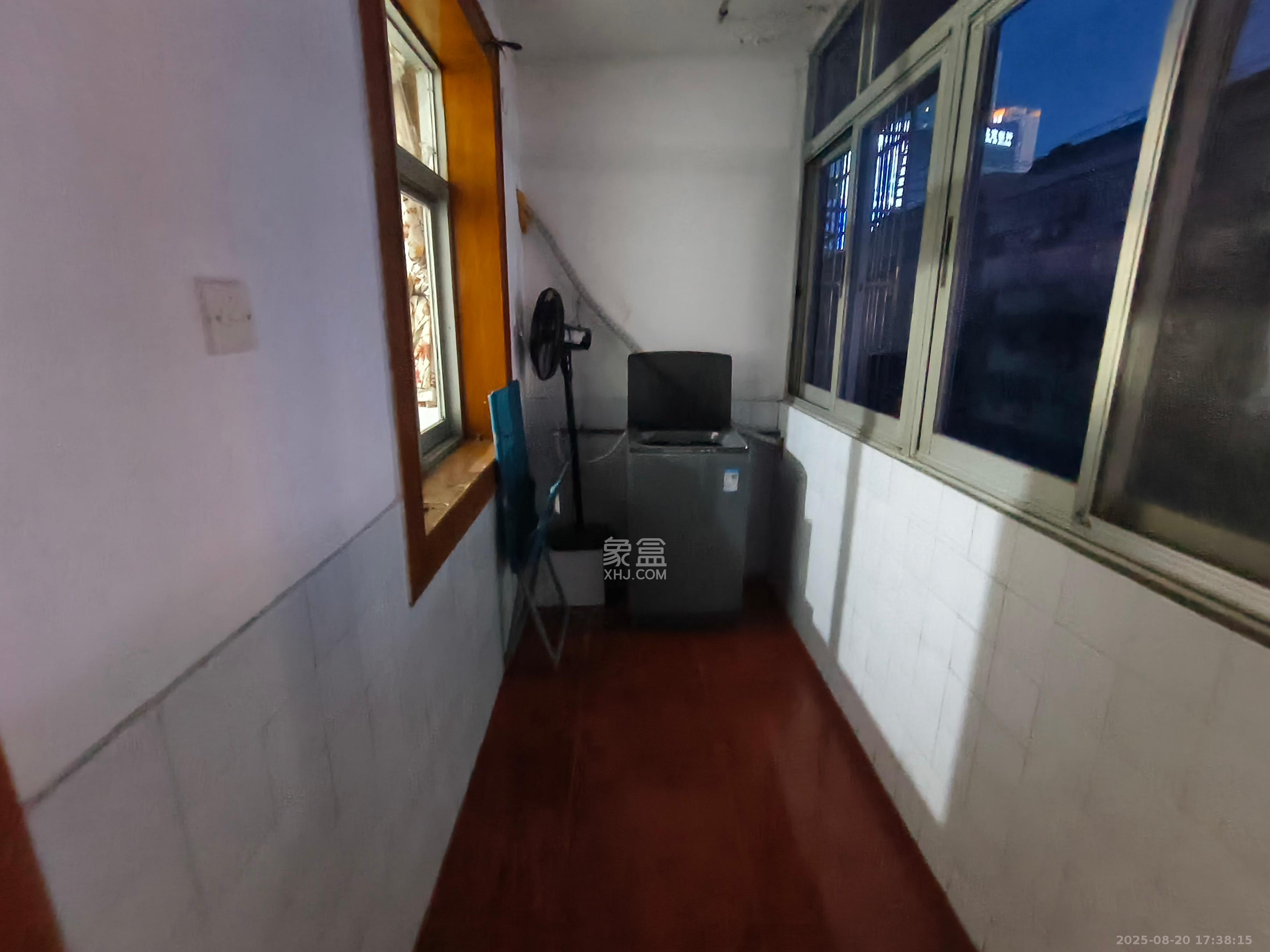 长郡花园  1室0厅0卫    2200.0元/月 长郡花园  1室0厅0卫    2200.0元/月