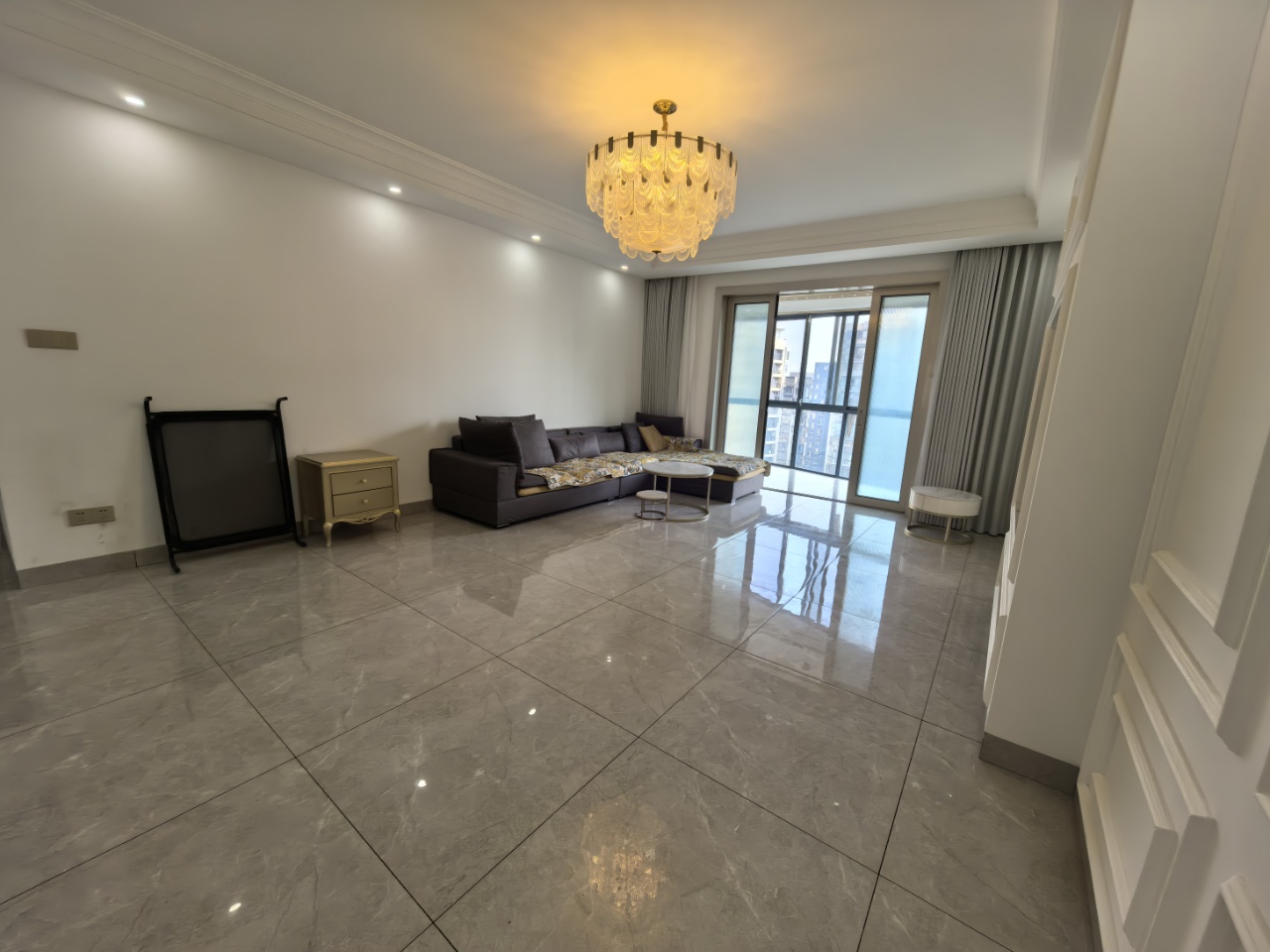 世纪嘉苑 3室2厅2卫 2800.0元/月 世纪嘉苑 3室2厅2卫 2800.0元/月室内图