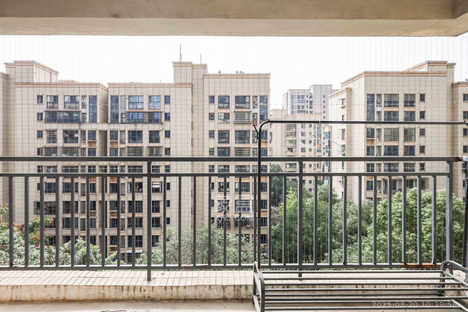 保利麓谷林语B区  3室2厅1卫    2400.0元/月 保利麓谷林语B区  3室2厅1卫    2400.0元/月室内图