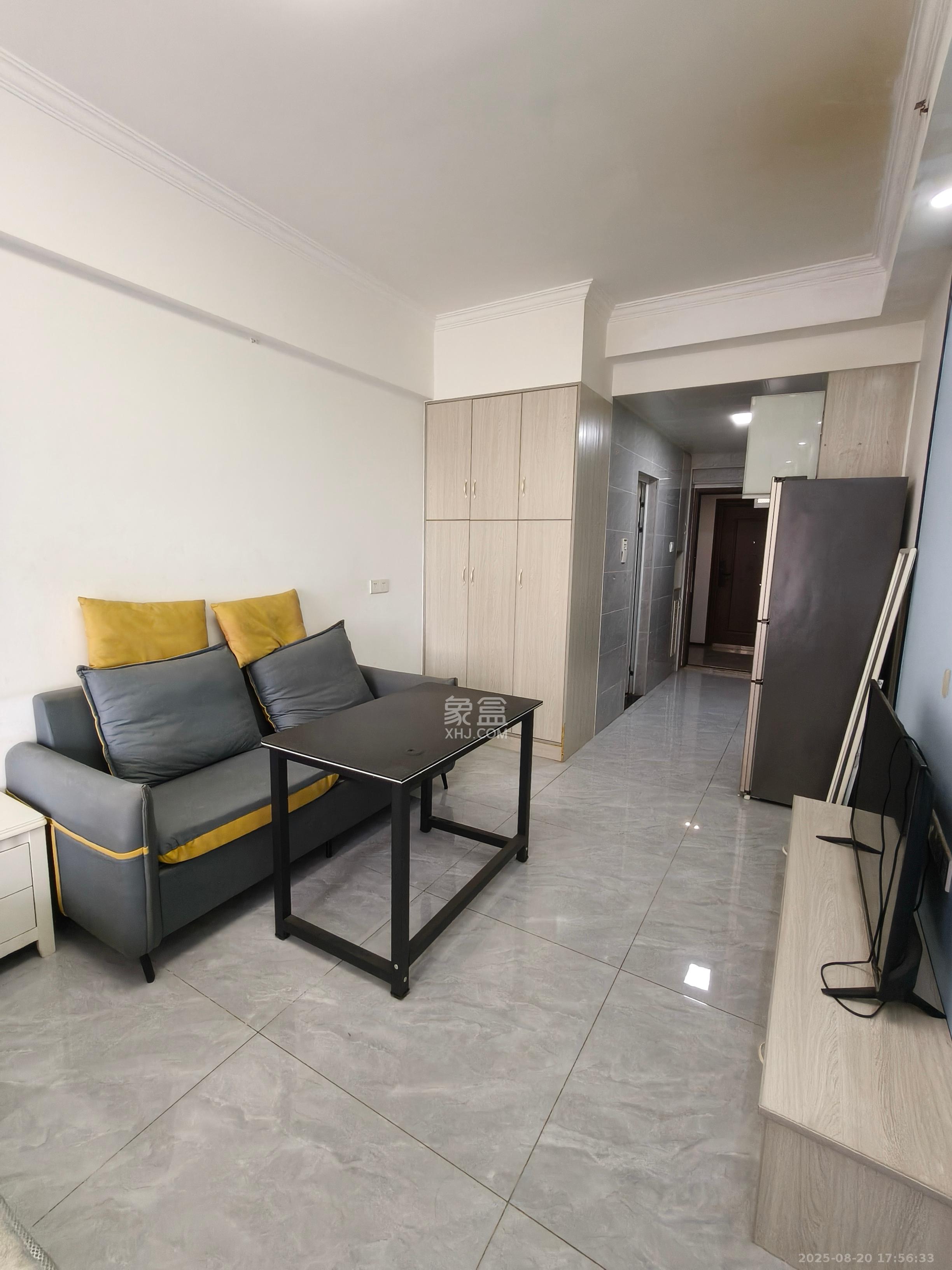 保利香槟国际 1室1厅1卫 1300.0元/月 保利香槟国际 1室1厅1卫 1300.0元/月室内图