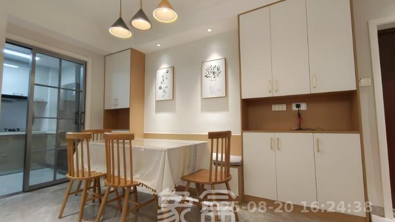 中建嘉和城  3室2厅2卫   2700.00元/月室内图