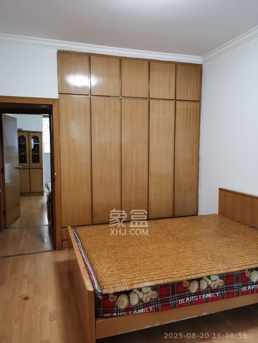 十五中单位宿舍 1室0厅0卫 1800.0元/月 十五中单位宿舍 1室0厅0卫 1800.0元/月室内图