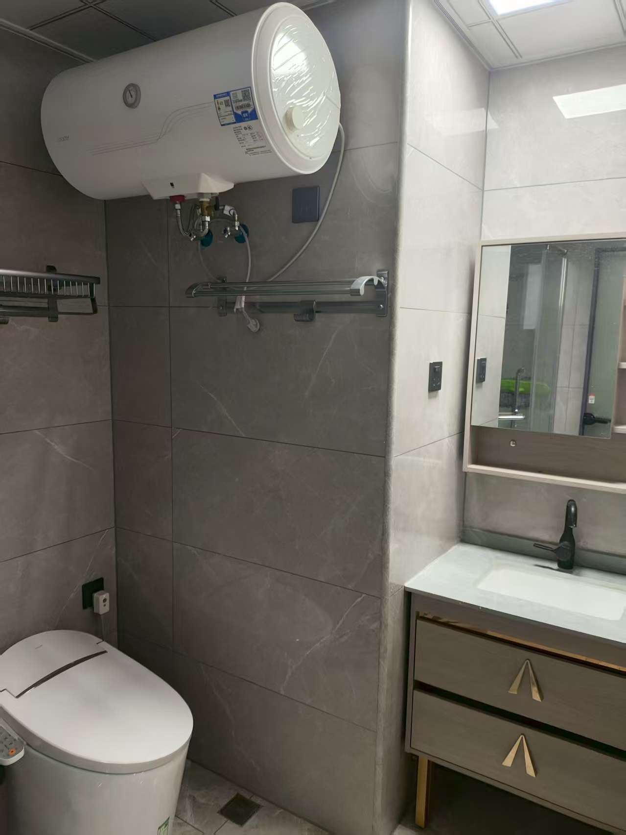 五洲锦城  1室0厅0卫    28.0万 五洲锦城  1室0厅0卫    28.0万客厅