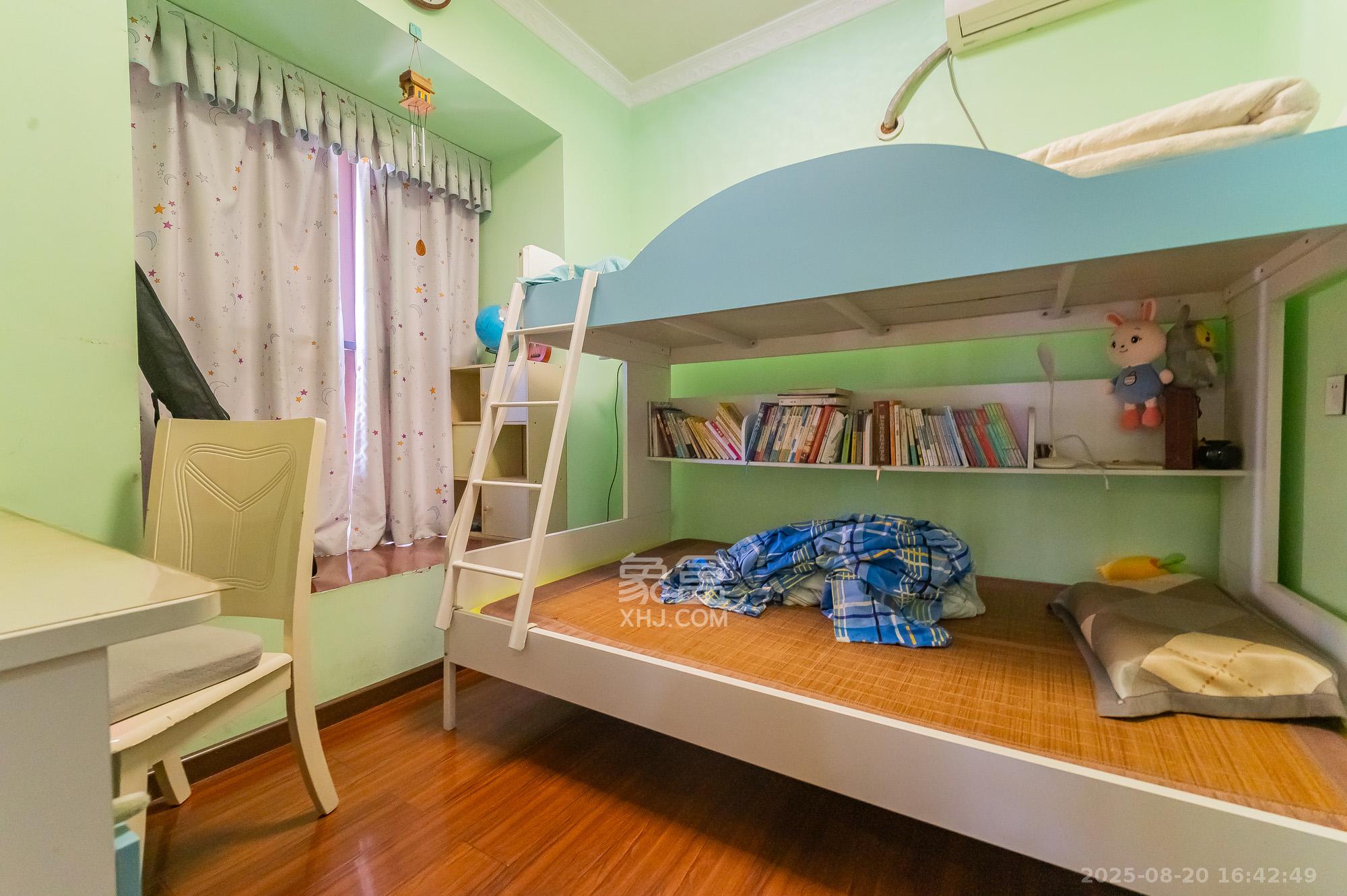 水岸世景 3室2厅1卫 56.0万 水岸世景 3室2厅1卫 56.0万卧室