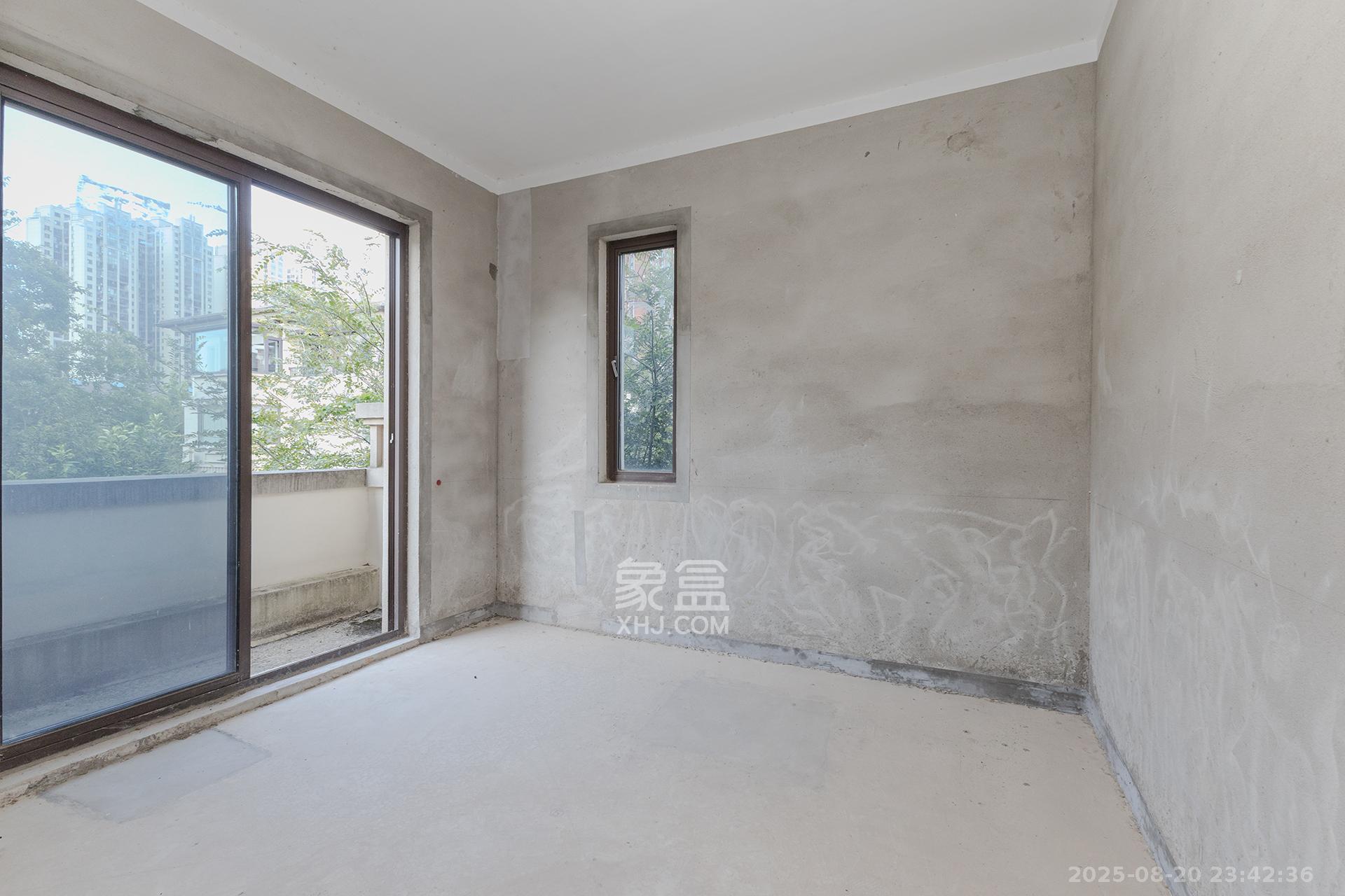 龙湖湘风原著(龙湖湘风星城)  6室2厅4卫    420.0万 龙湖湘风原著(龙湖湘风星城)  6室2厅4卫    420.0万卧室