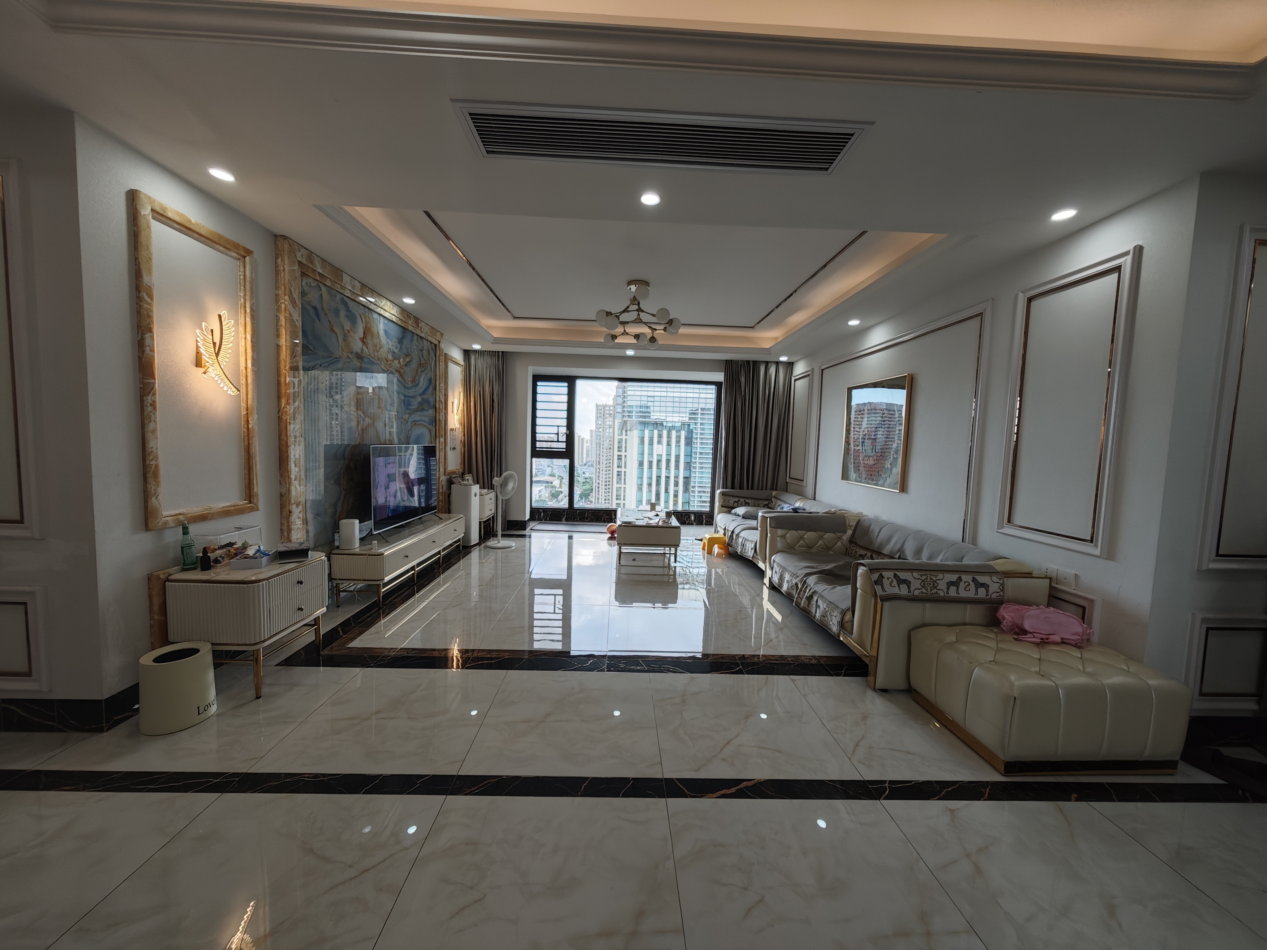 海航豪庭北苑 4室2厅2卫 10000.0元/月 海航豪庭北苑 4室2厅2卫 10000.0元/月室内图