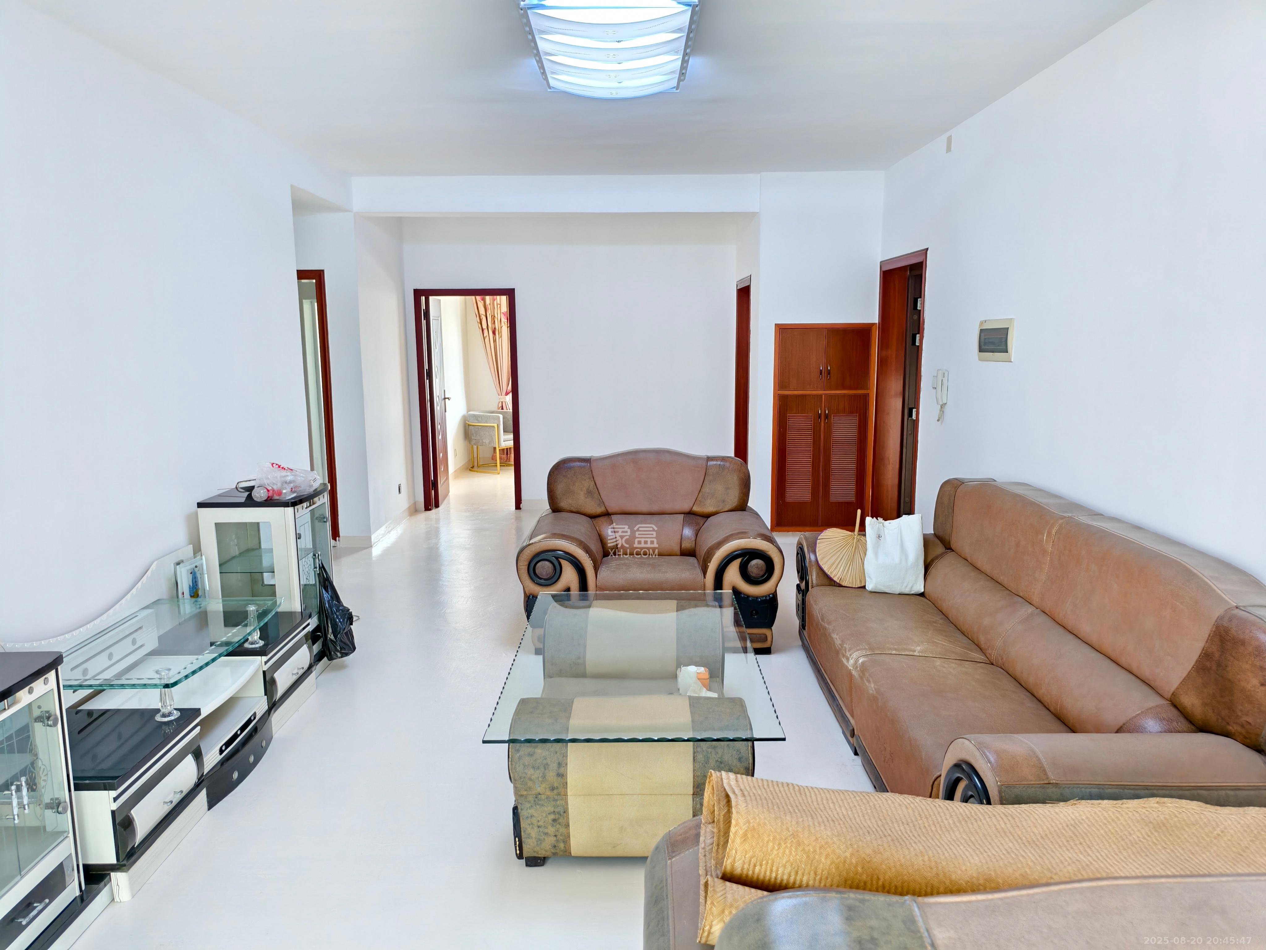 黄鹤小区3片 2室2厅1卫 2200.0元/月 黄鹤小区3片 2室2厅1卫 2200.0元/月室内图