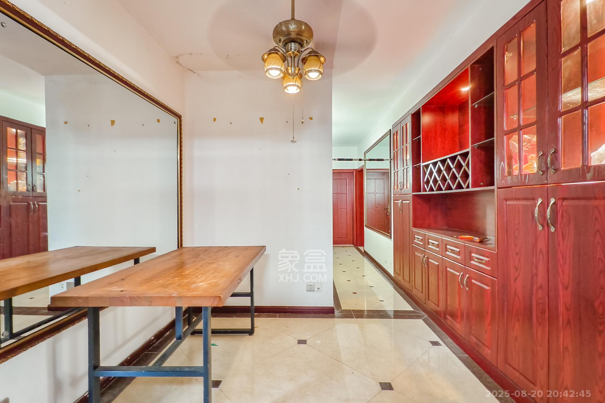 金色山庄 3室2厅2卫 105.0万 金色山庄 3室2厅2卫 105.0万其他