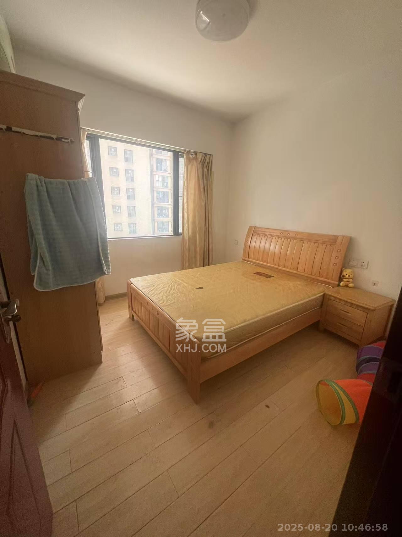 兴隆景苑  1室2厅1卫    1700.0元/月 兴隆景苑  1室2厅1卫    1700.0元/月室内图