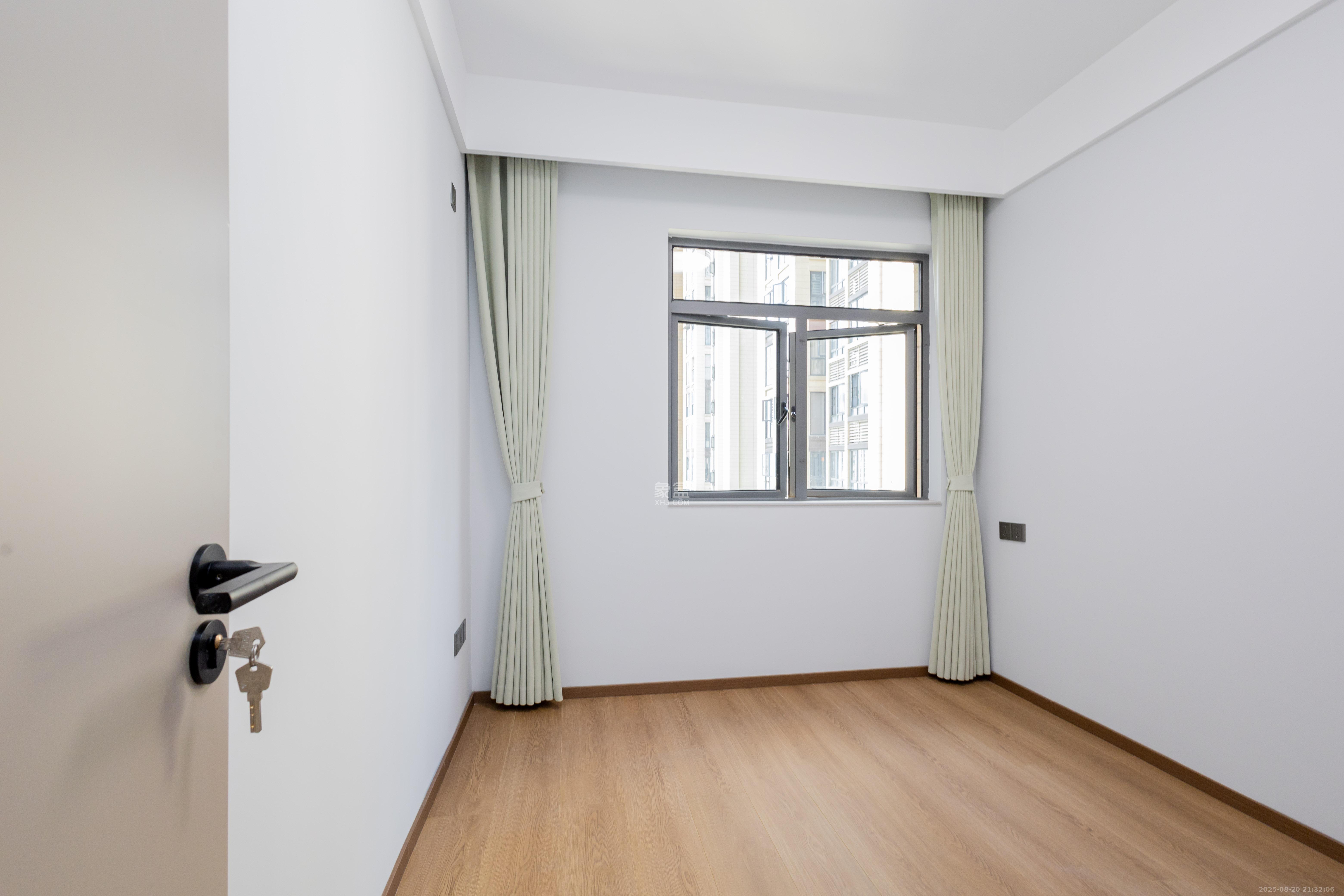 中交中央公园D4区  3室2厅1卫    115.0万 中交中央公园D4区  3室2厅1卫    115.0万卧室