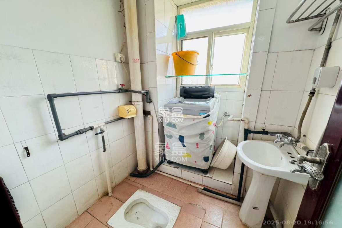 富康小区(富康花园) 2室1厅1卫 1100.0元/月 富康小区(富康花园) 2室1厅1卫 1100.0元/月室内图