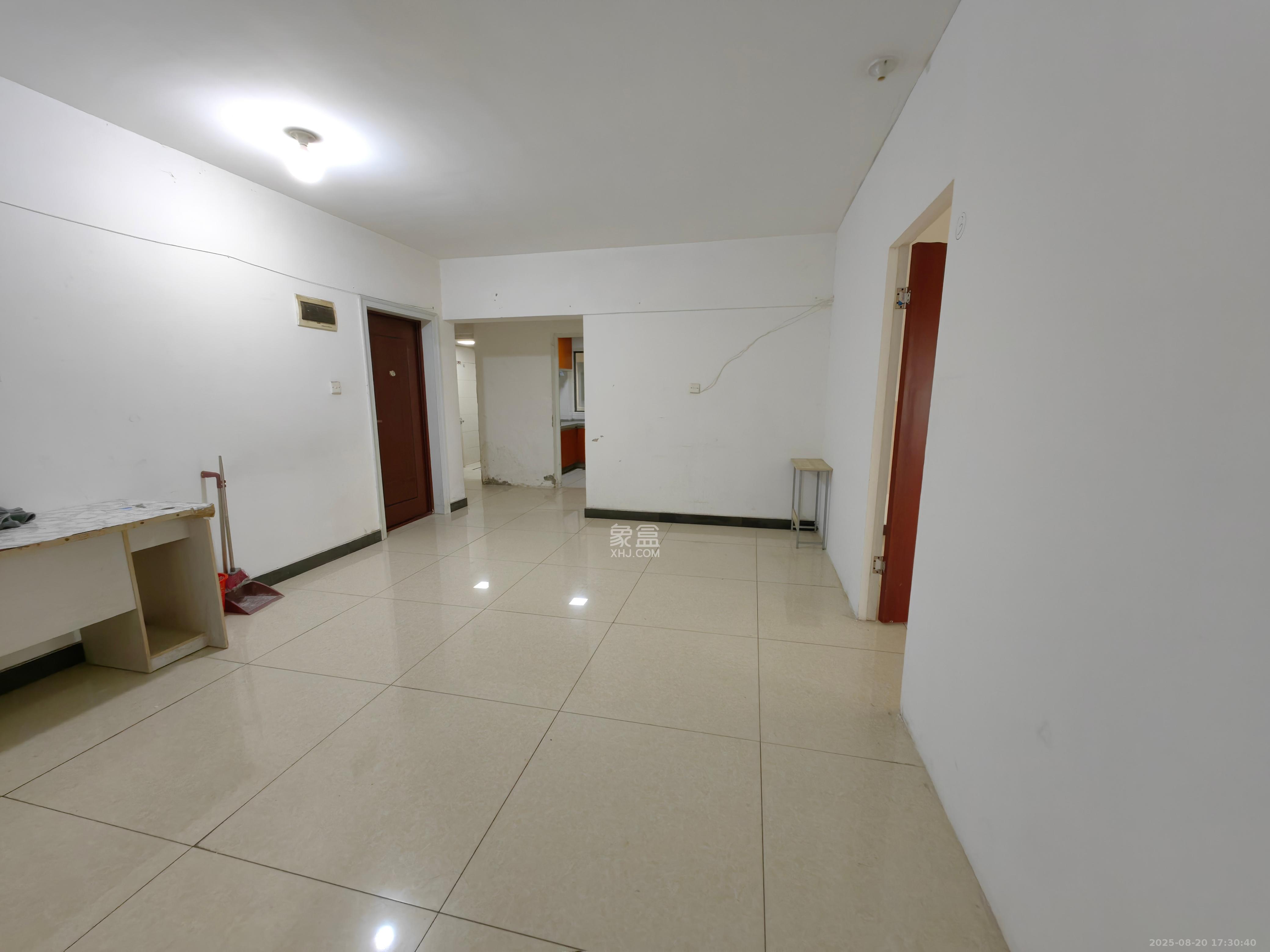 馨域公寓 3室2厅2卫 3000.0元/月 馨域公寓 3室2厅2卫 3000.0元/月室内图