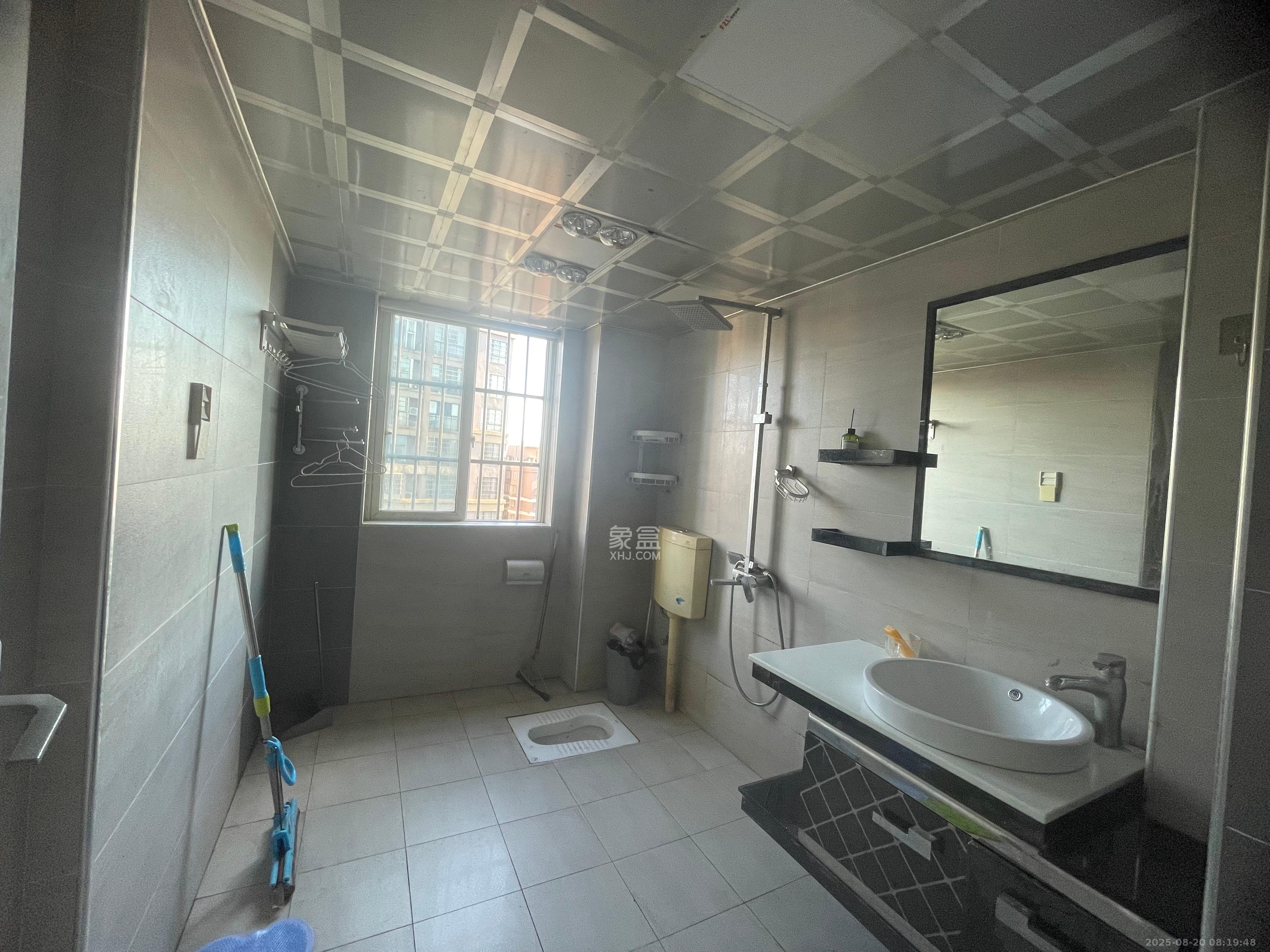 筑梦佳园  4室2厅2卫    2000.0元/月 筑梦佳园  4室2厅2卫    2000.0元/月室内图