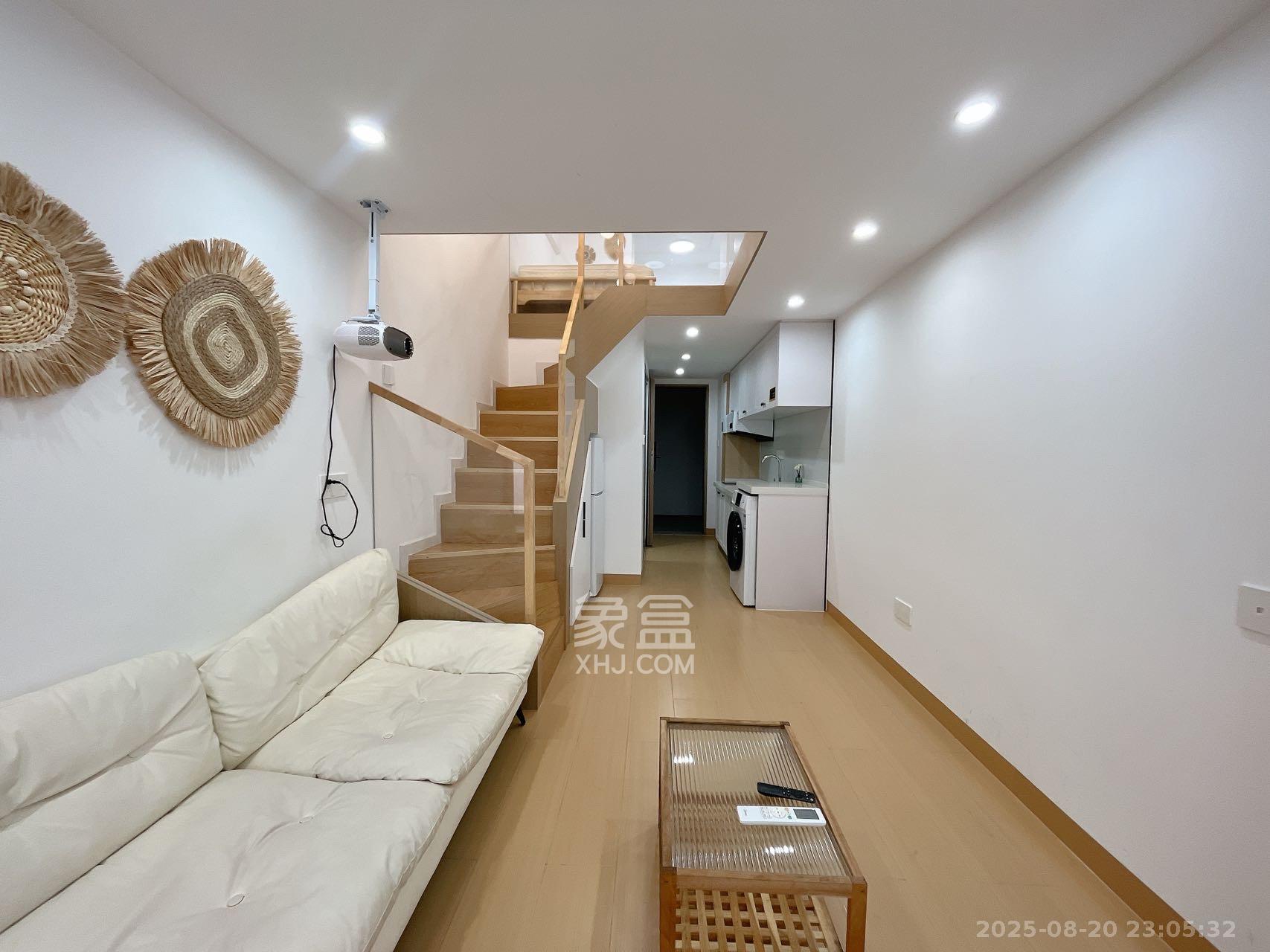 珠江花城好世界  2室1厅1卫    1800.0元/月 珠江花城好世界  2室1厅1卫    1800.0元/月室内图1