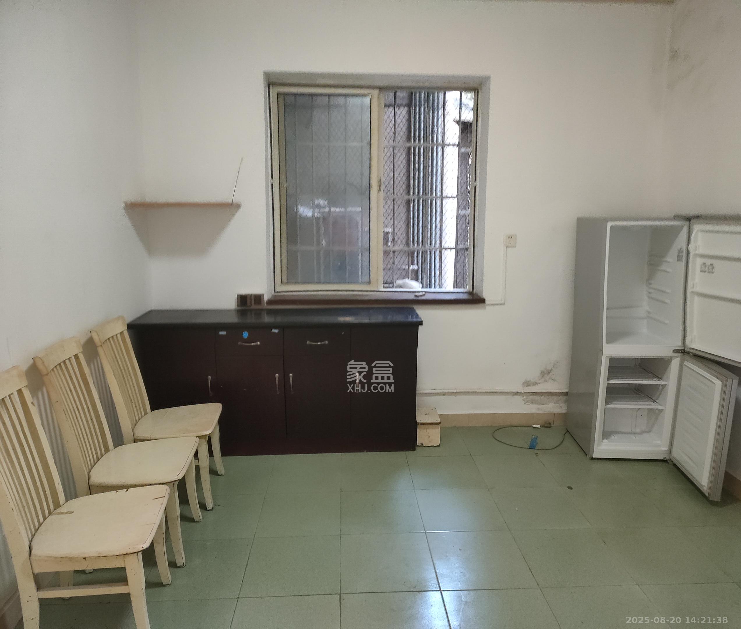 自然小区  2室1厅1卫   1600.00元/月室内图
