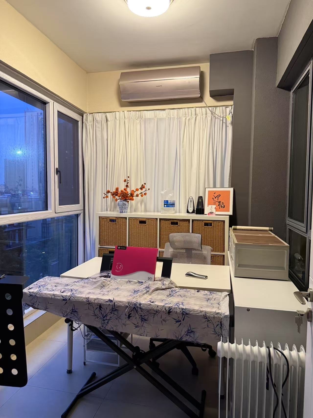 大华锦绣海岸一期 3室2厅2卫 245.0万 大华锦绣海岸一期 3室2厅2卫 245.0万客厅