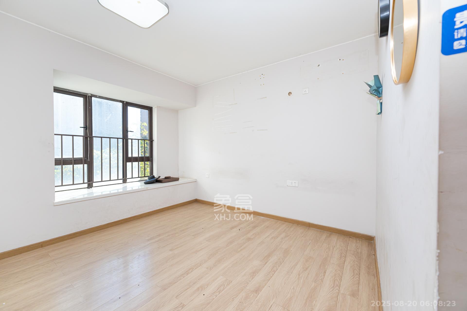 时代倾城二期  2室2厅1卫    60.0万卧室