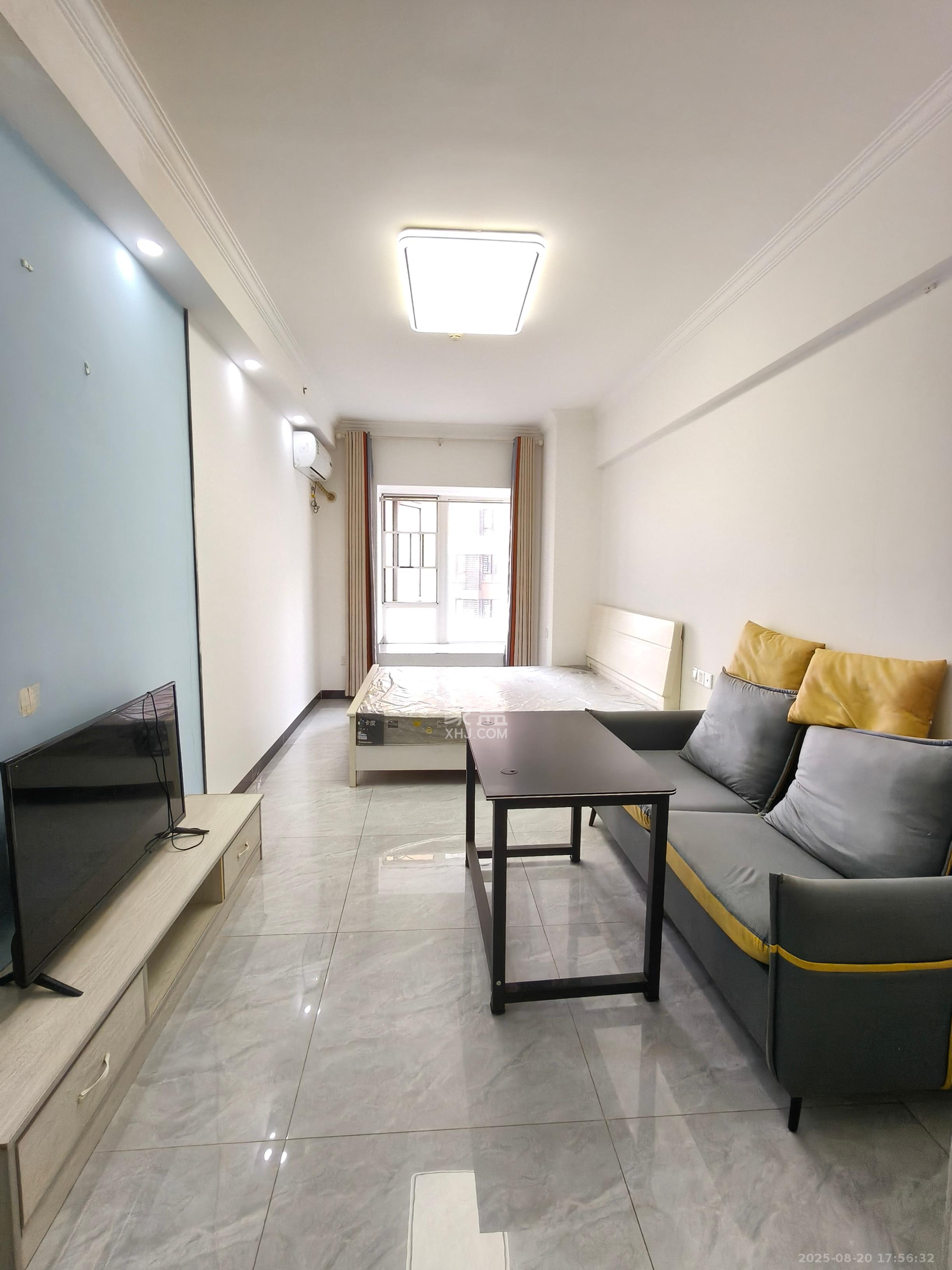 保利香槟国际  1室1厅1卫    1300.0元/月 保利香槟国际  1室1厅1卫    1300.0元/月