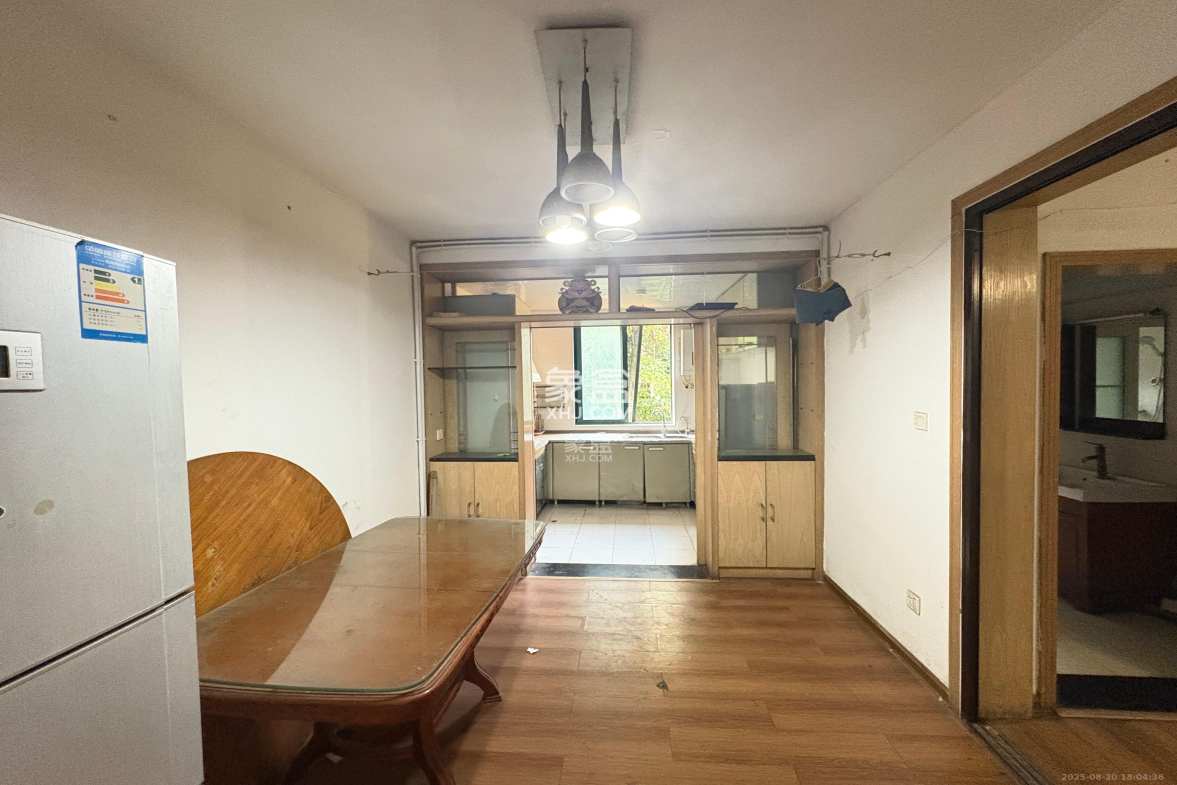 西湖丽景 4室2厅1卫 3000.0元/月 西湖丽景 4室2厅1卫 3000.0元/月室内图