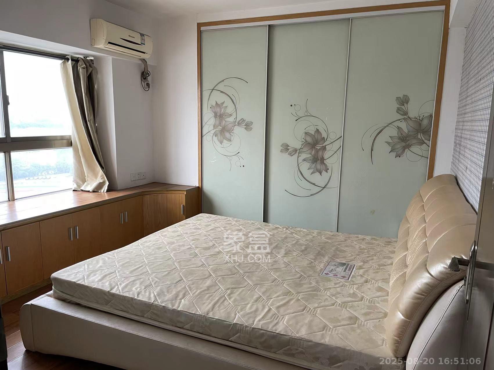 南国嘉苑  4室2厅2卫   3200.00元/月室内图