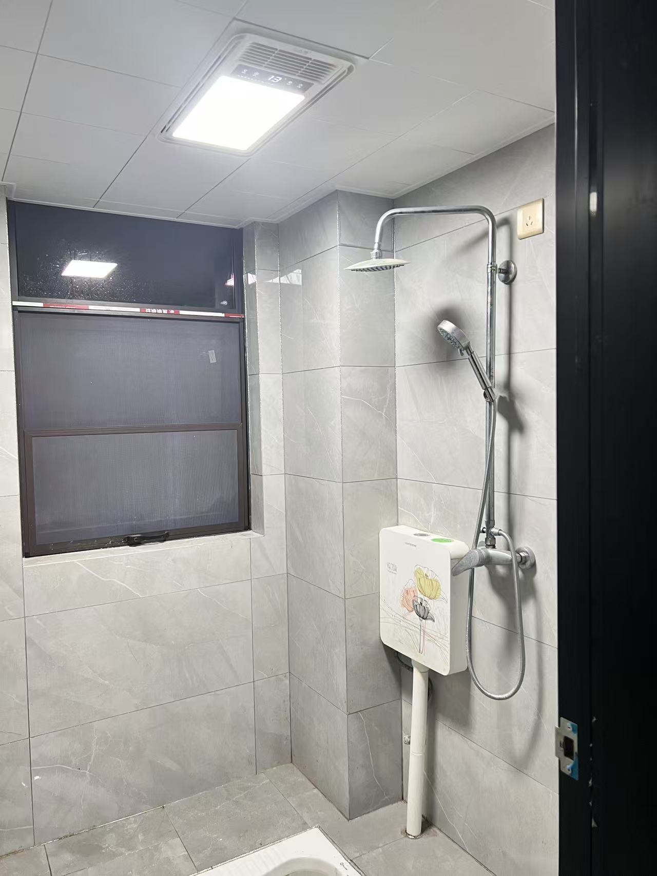 山水印象澜庭  3室2厅2卫   2400.00元/月室内图