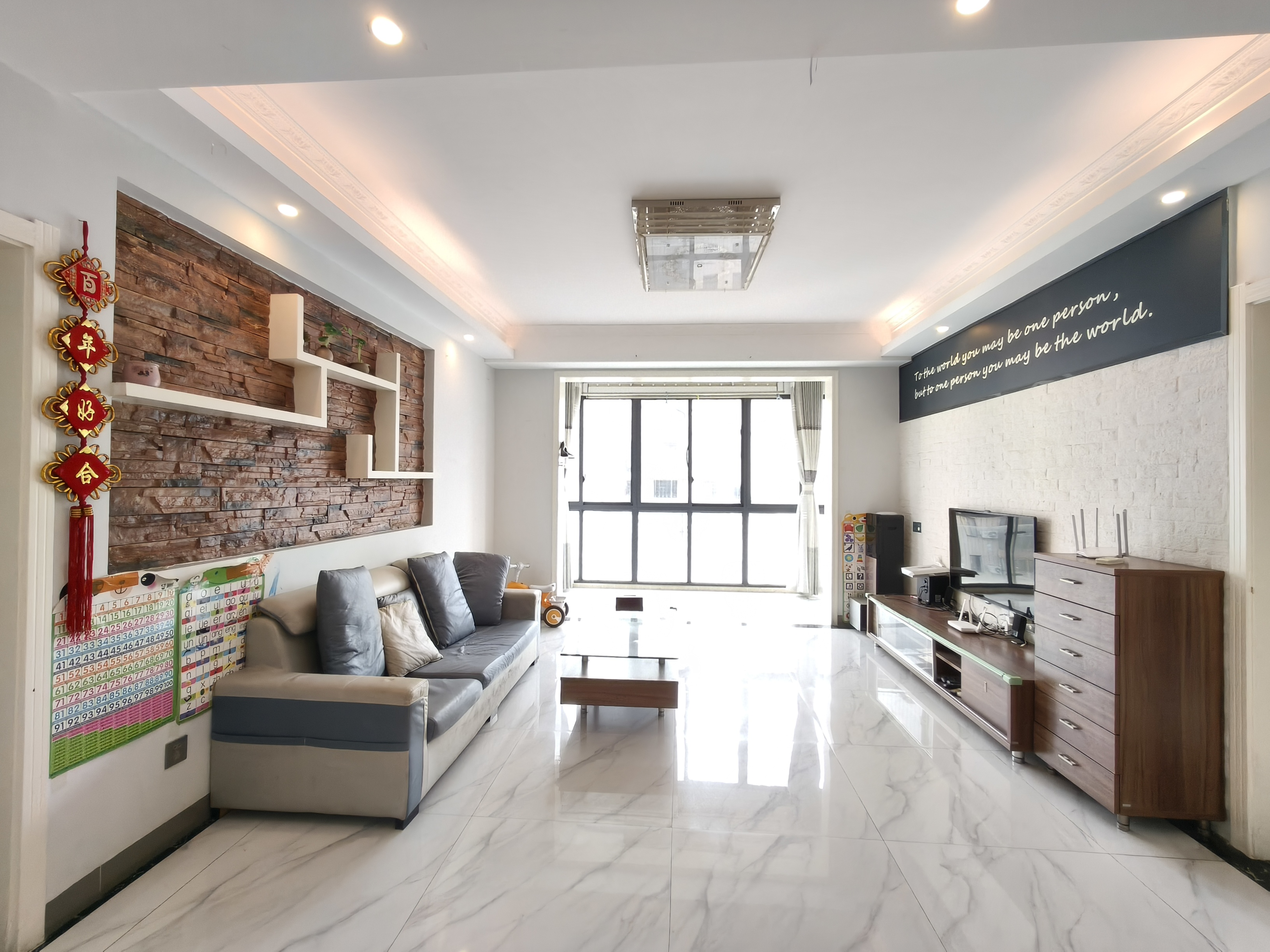 阳光水岸 3室2厅2卫 1700.0元/月 阳光水岸 3室2厅2卫 1700.0元/月室内图