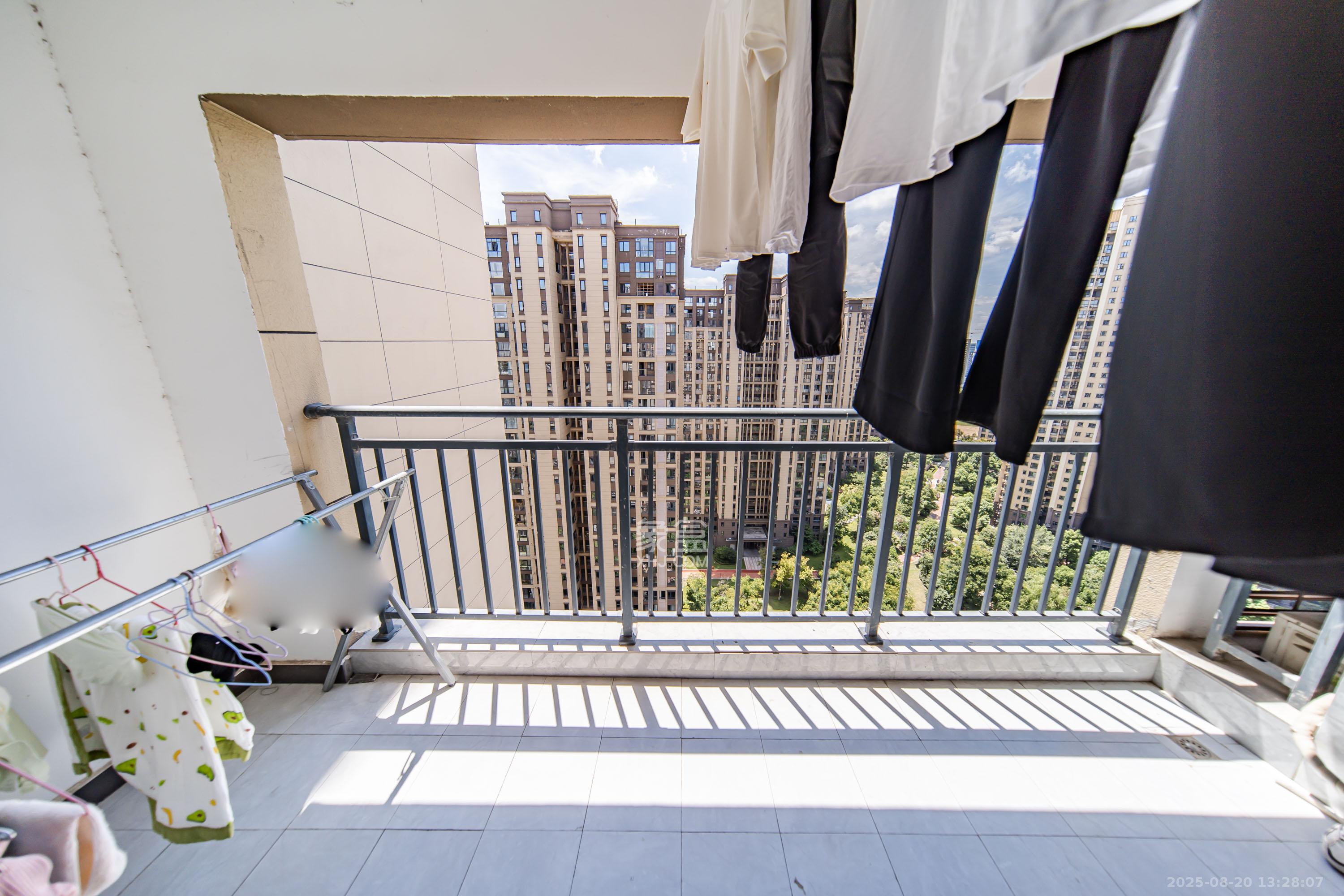 湘熙水郡（观澜海赋家园）  4室2厅2卫    150.0万阳台